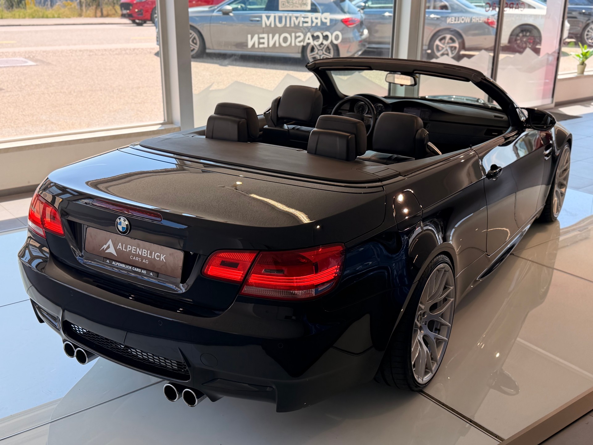 BMW M3 Cabriolet-image-4