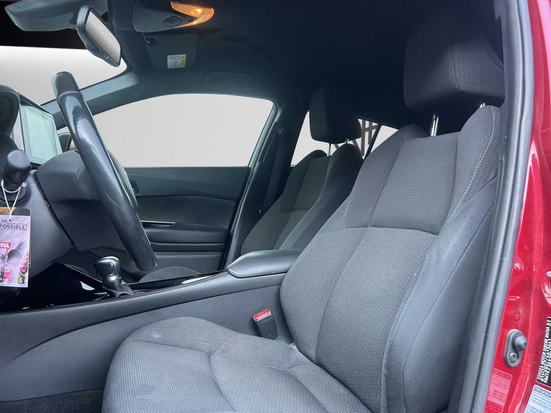TOYOTA C-HR 1.8 HSD Trend CVT-image-10