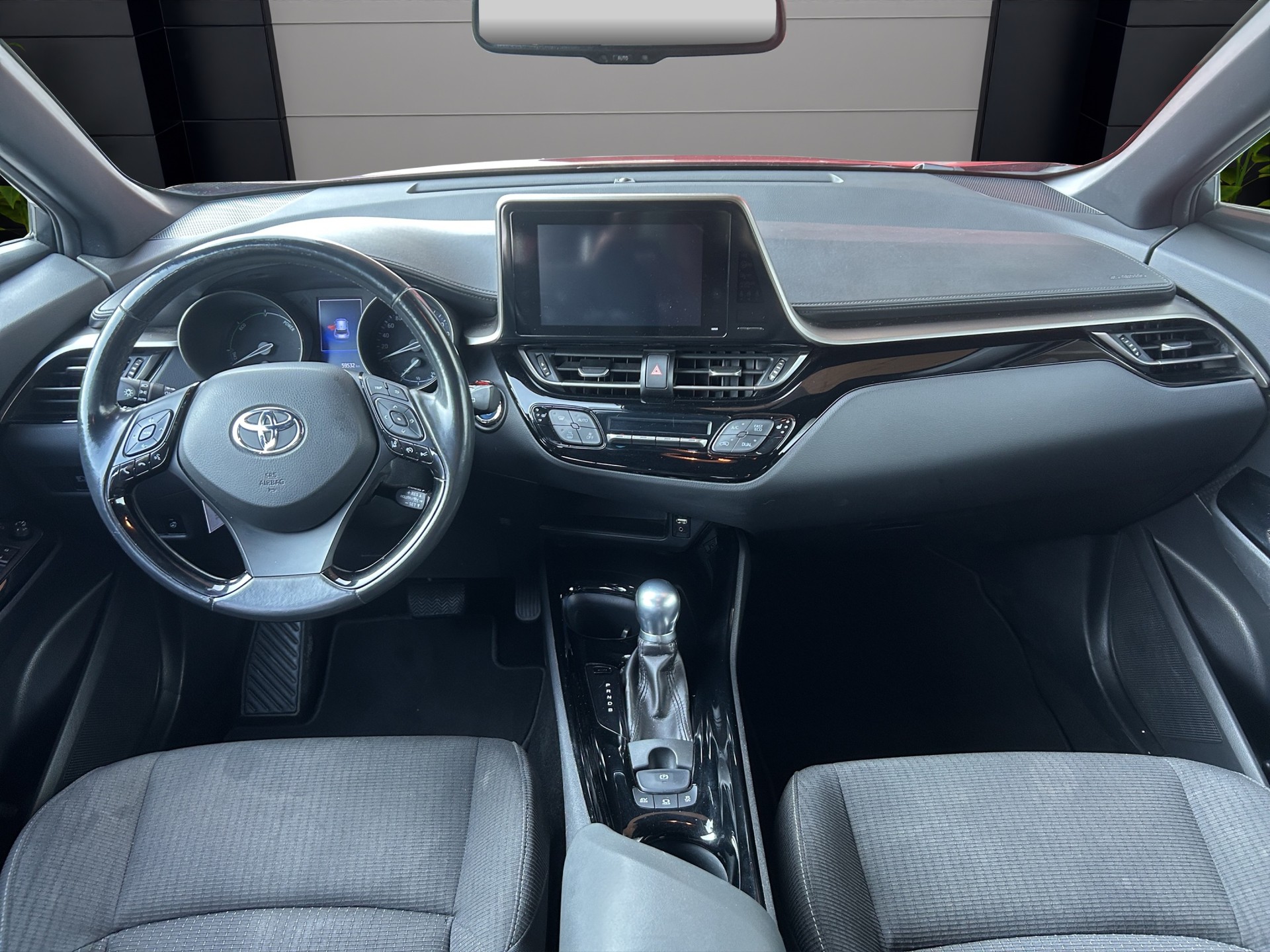 TOYOTA C-HR 1.8 HSD Trend CVT-image-8