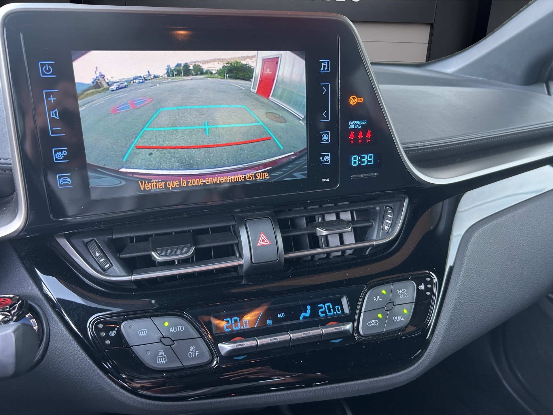 TOYOTA C-HR 1.8 HSD Trend CVT-image-11