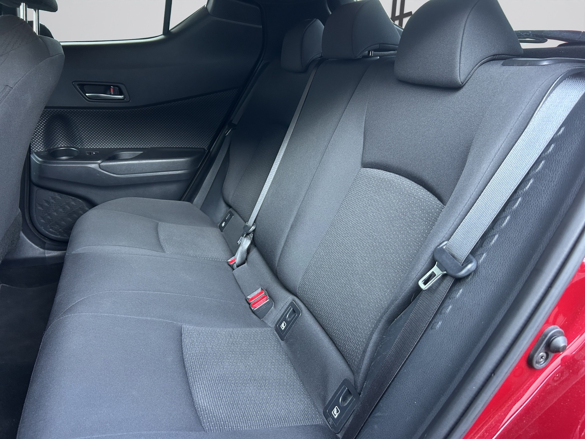 TOYOTA C-HR 1.8 HSD Trend CVT-image-15