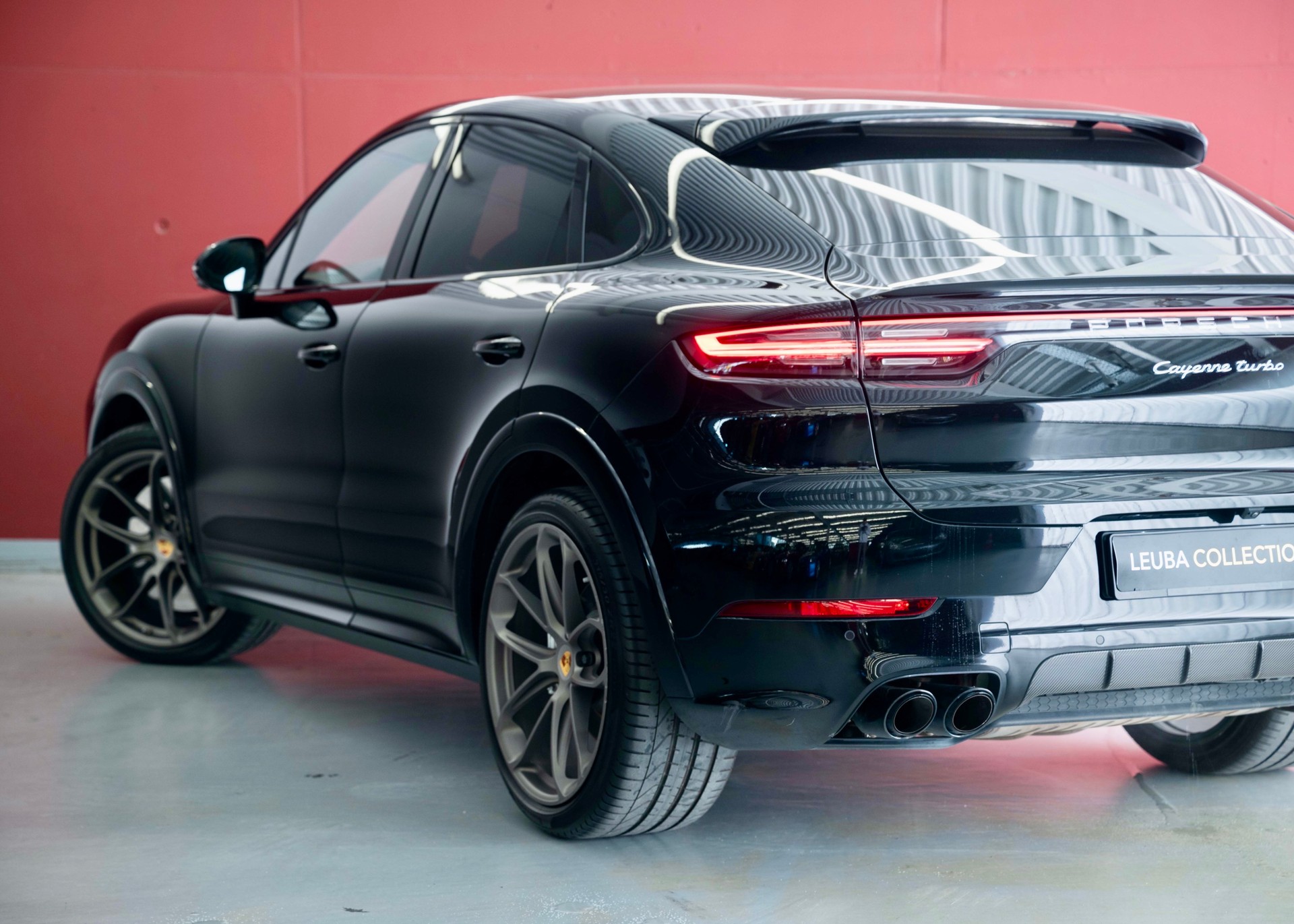 PORSCHE Cayenne Turbo Coupé (2nd hand, full Porsche history)-image-12