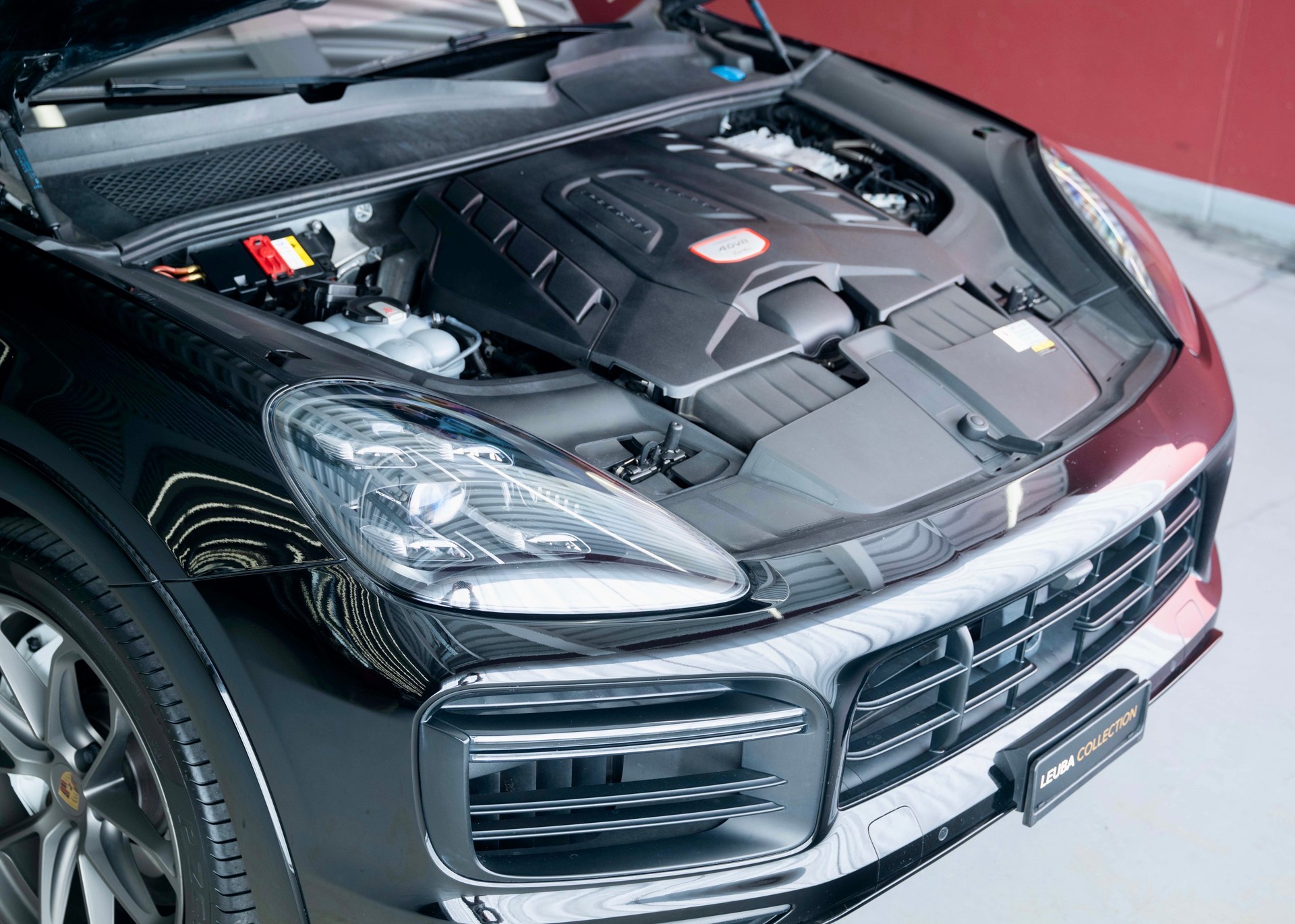 PORSCHE Cayenne Turbo Coupé (2nd hand, full Porsche history)-image-15