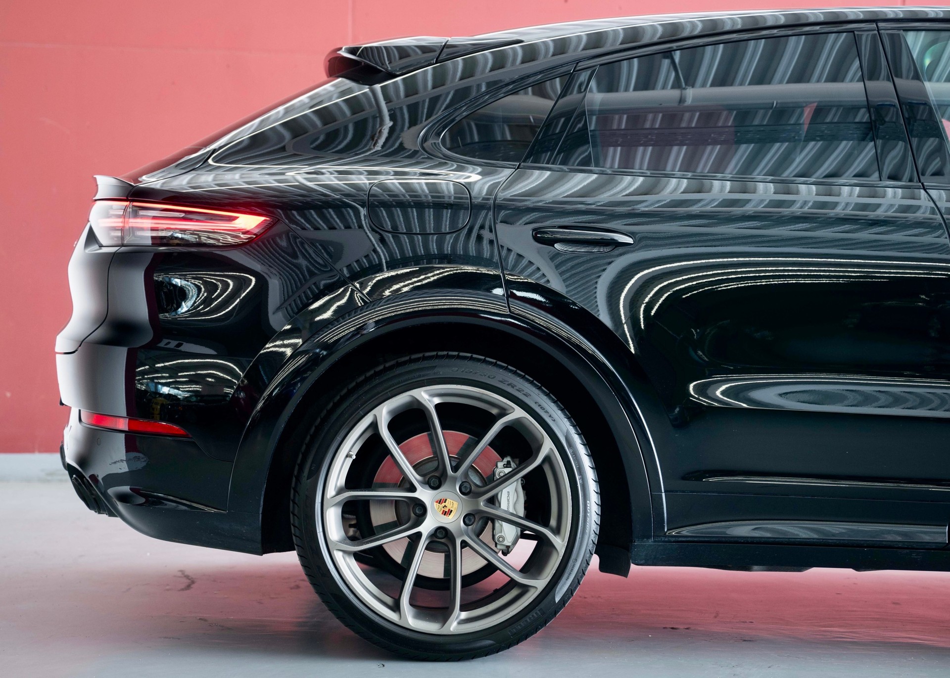 PORSCHE Cayenne Turbo Coupé (2nd hand, full Porsche history)-image-7