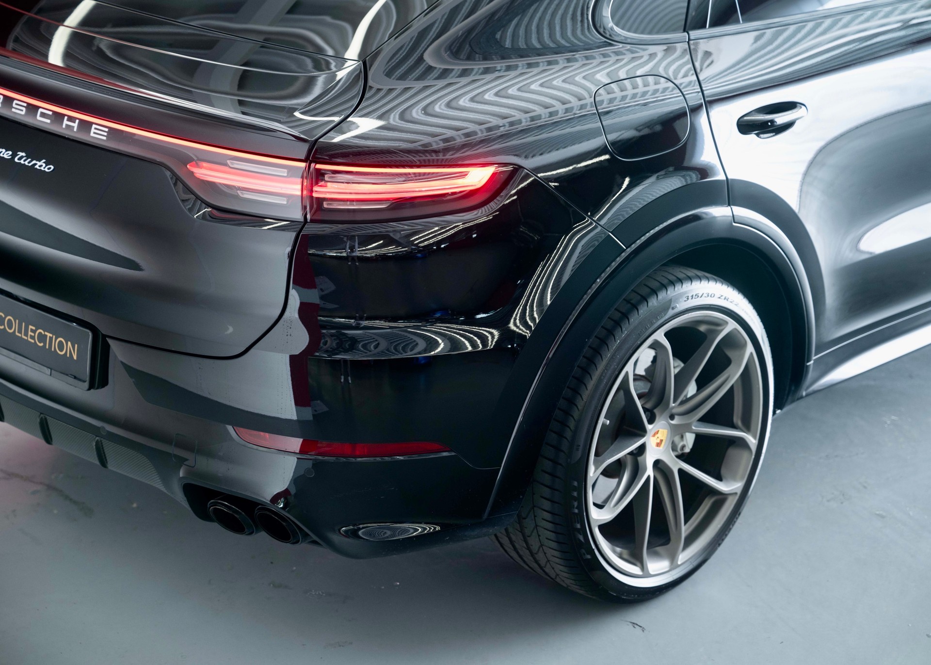 PORSCHE Cayenne Turbo Coupé (2nd hand, full Porsche history)-image-14