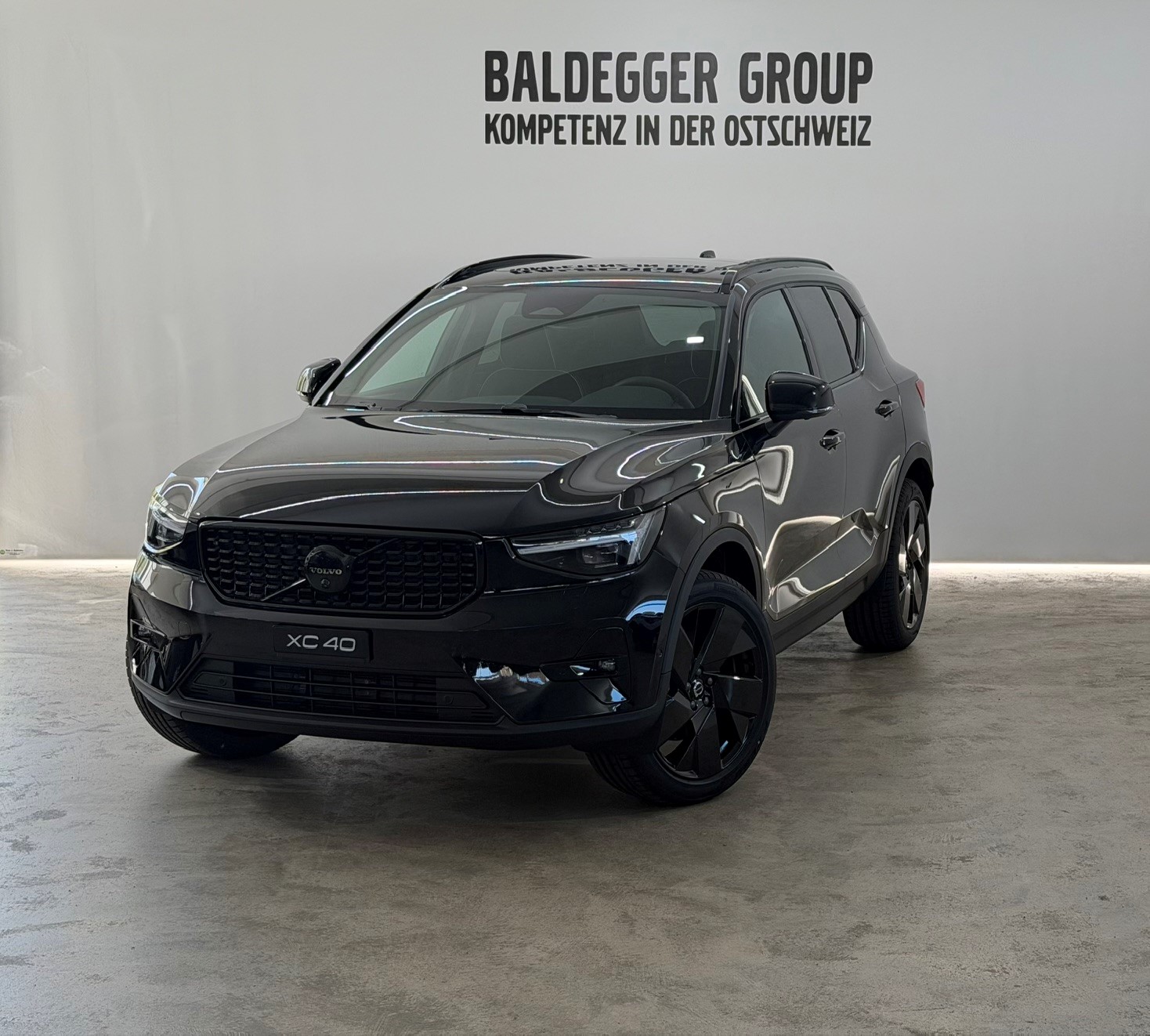 VOLVO XC40 2.0 B4 MH Black Edition