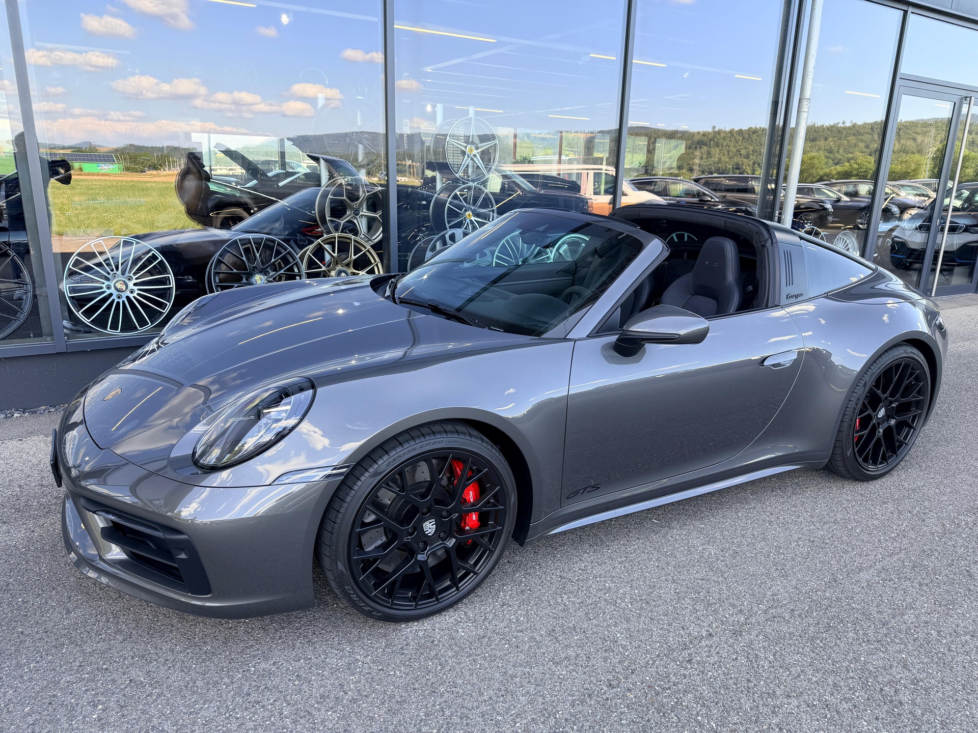 PORSCHE 911 Targa 4 GTS PDK-showroom-element-1