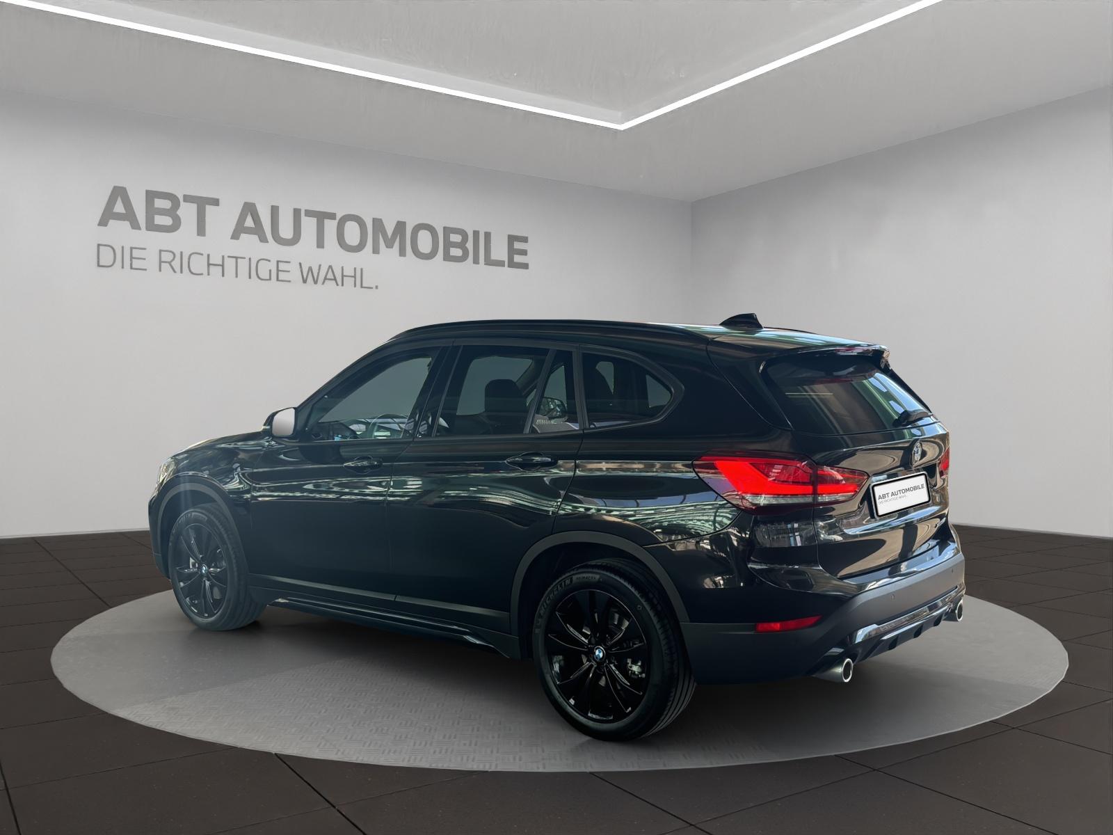 BMW X1 20i xDrive-showroom-element-3