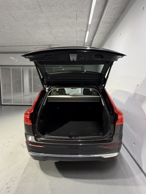 VOLVO XC60 2.0 B4 MH Plus Bright AWD-image-8