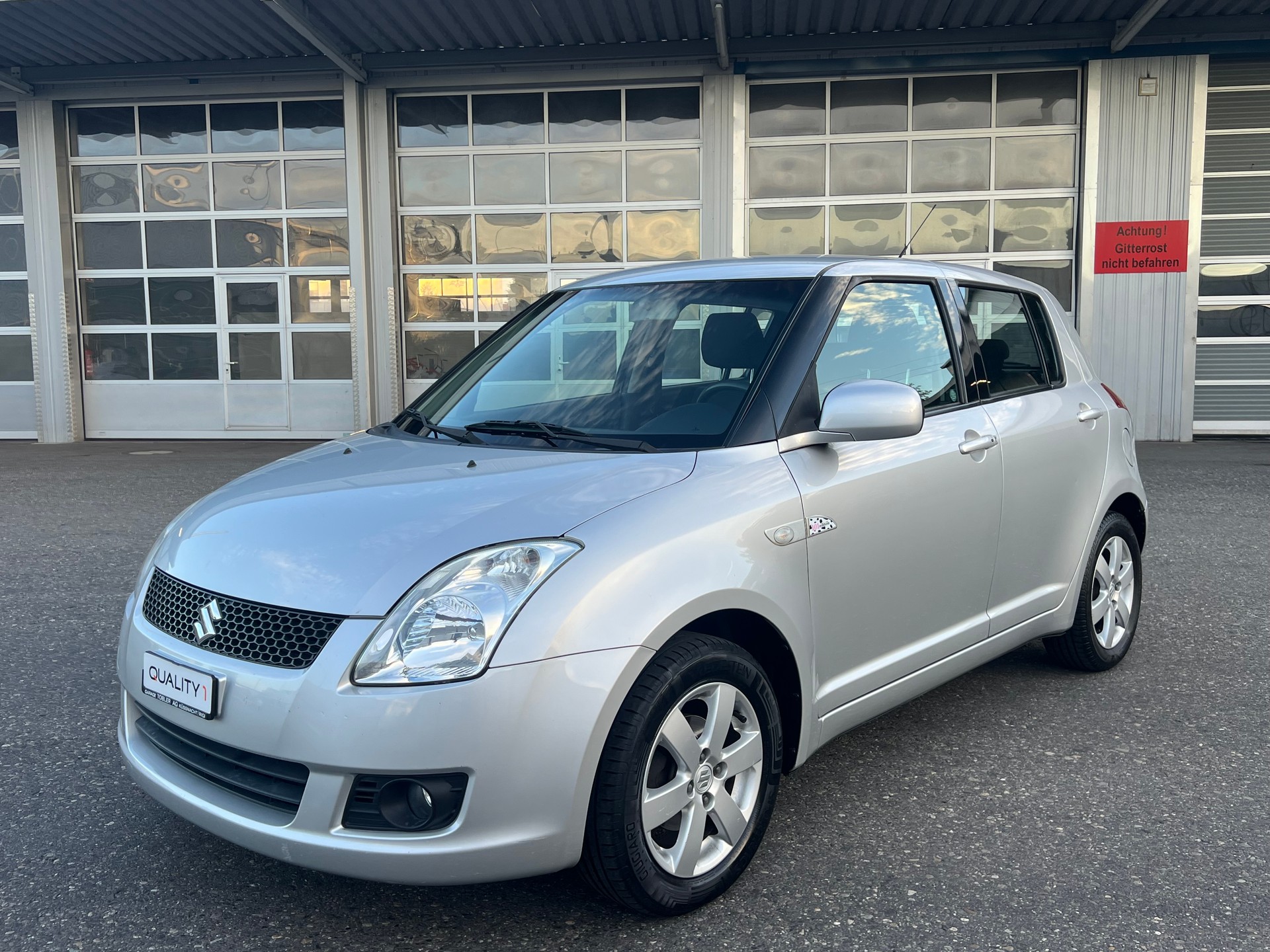 SUZUKI Swift 1.3i 16V GL Top 4x4