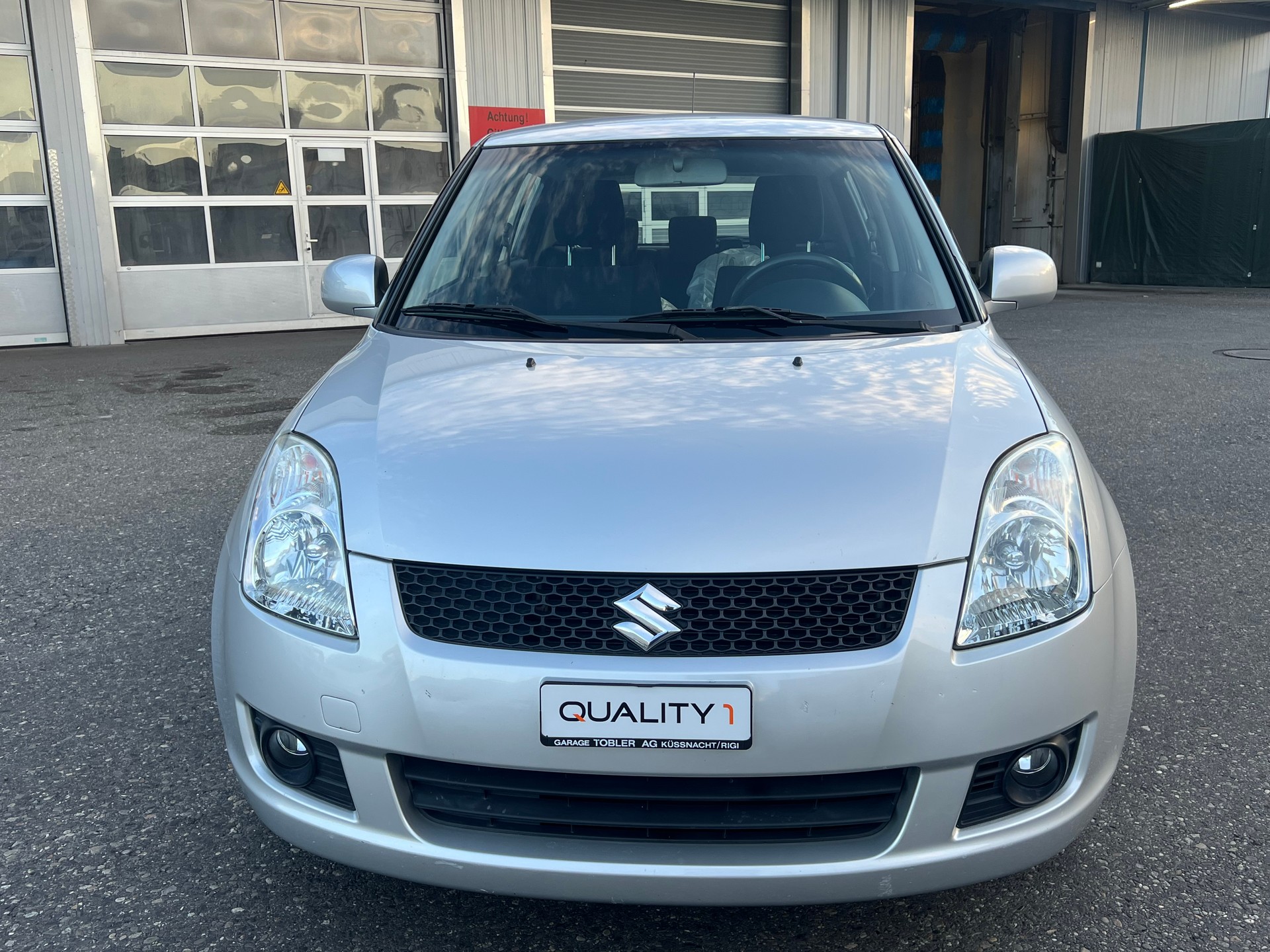 SUZUKI Swift 1.3i 16V GL Top 4x4-showroom-element-2