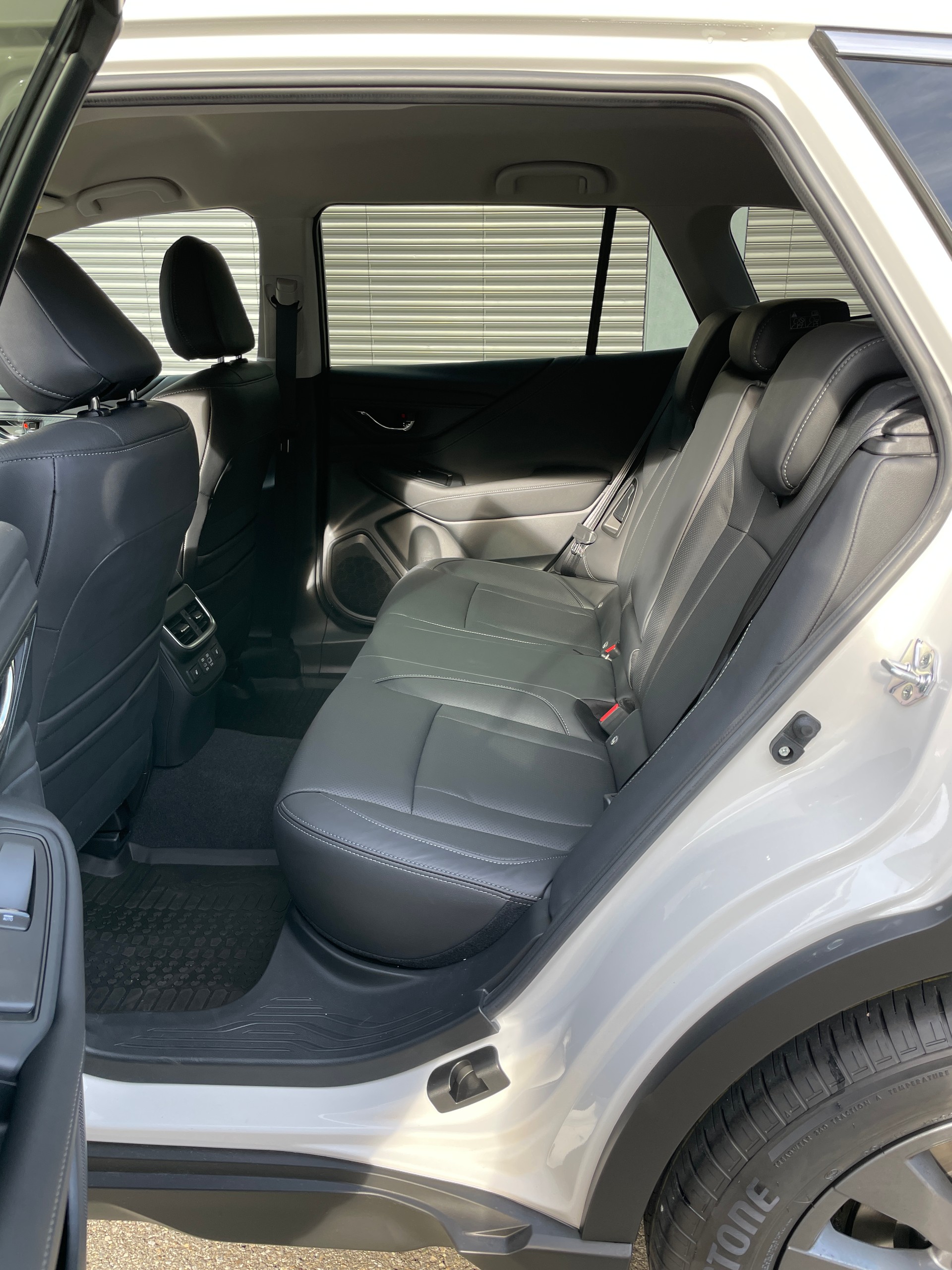 SUBARU Outback 2.5i Luxury AWD Limited-image-14