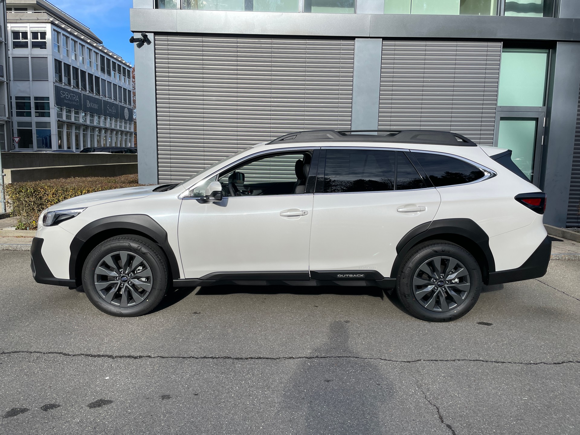 SUBARU Outback 2.5i Luxury AWD Limited-showroom-element-1