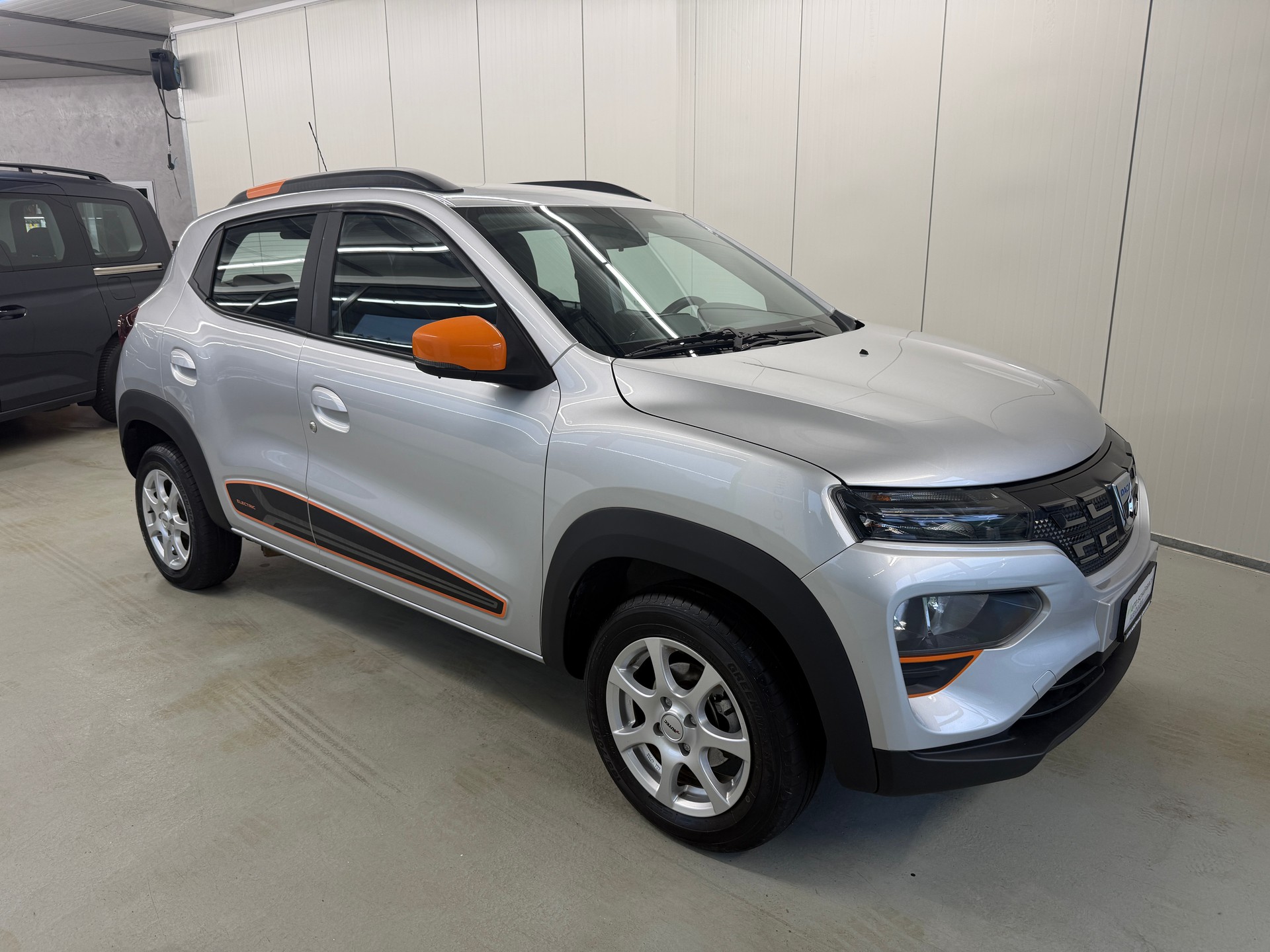 DACIA Spring Comfort Plus electric-showroom-element-1