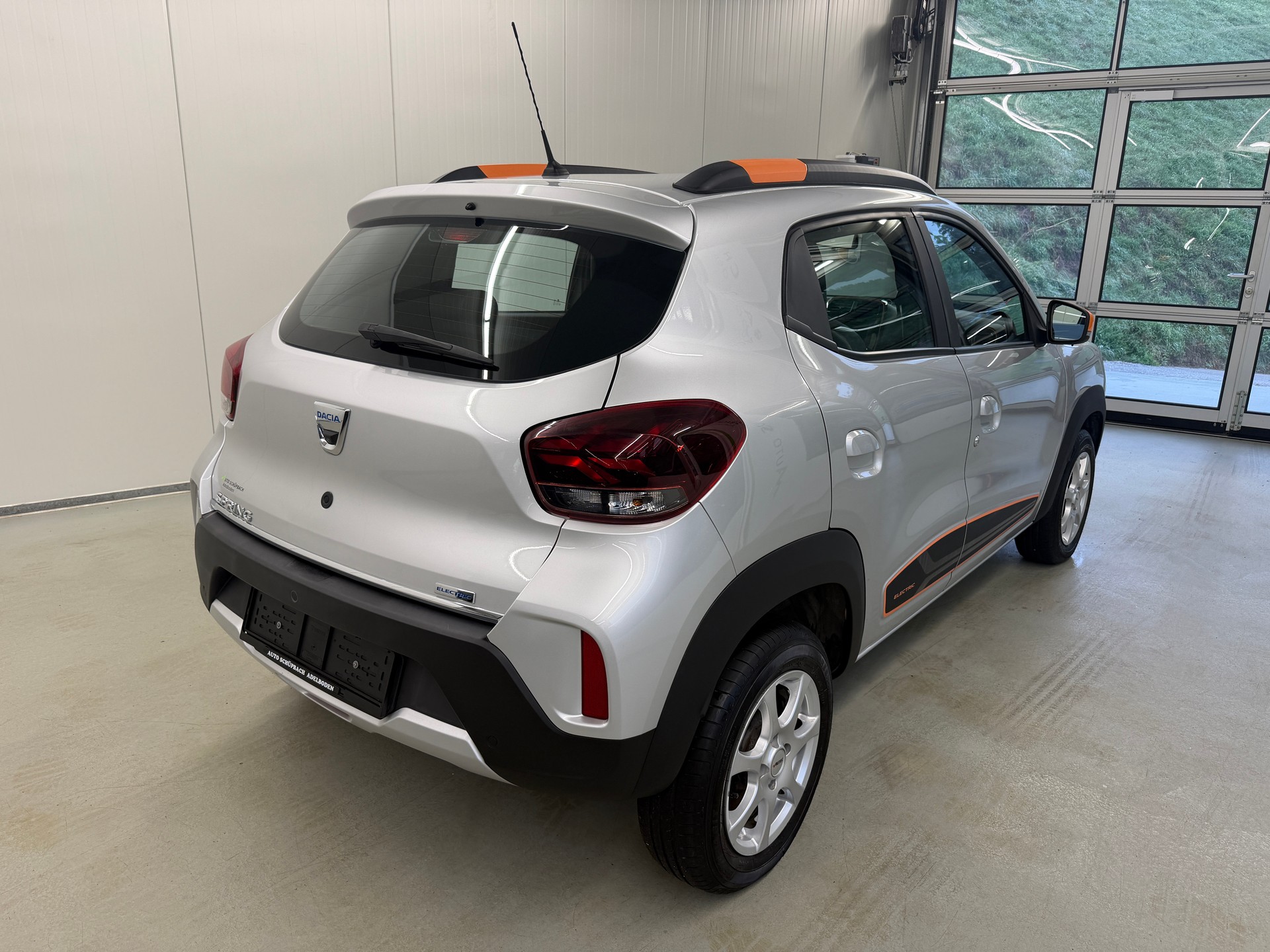 DACIA Spring Comfort Plus electric-showroom-element-3