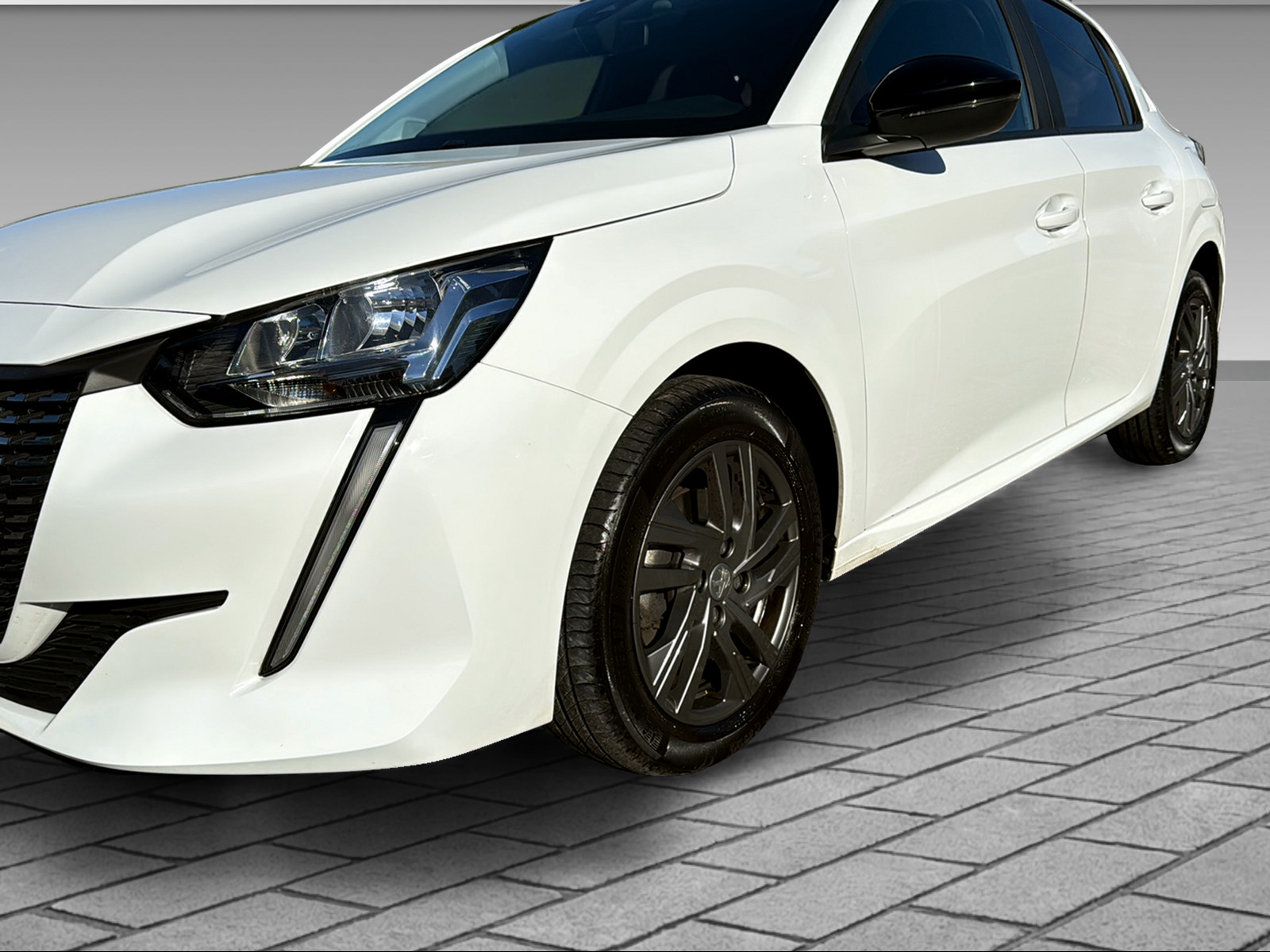 PEUGEOT 208 1.2 PureTech 100 Active Pack-showroom-element-1