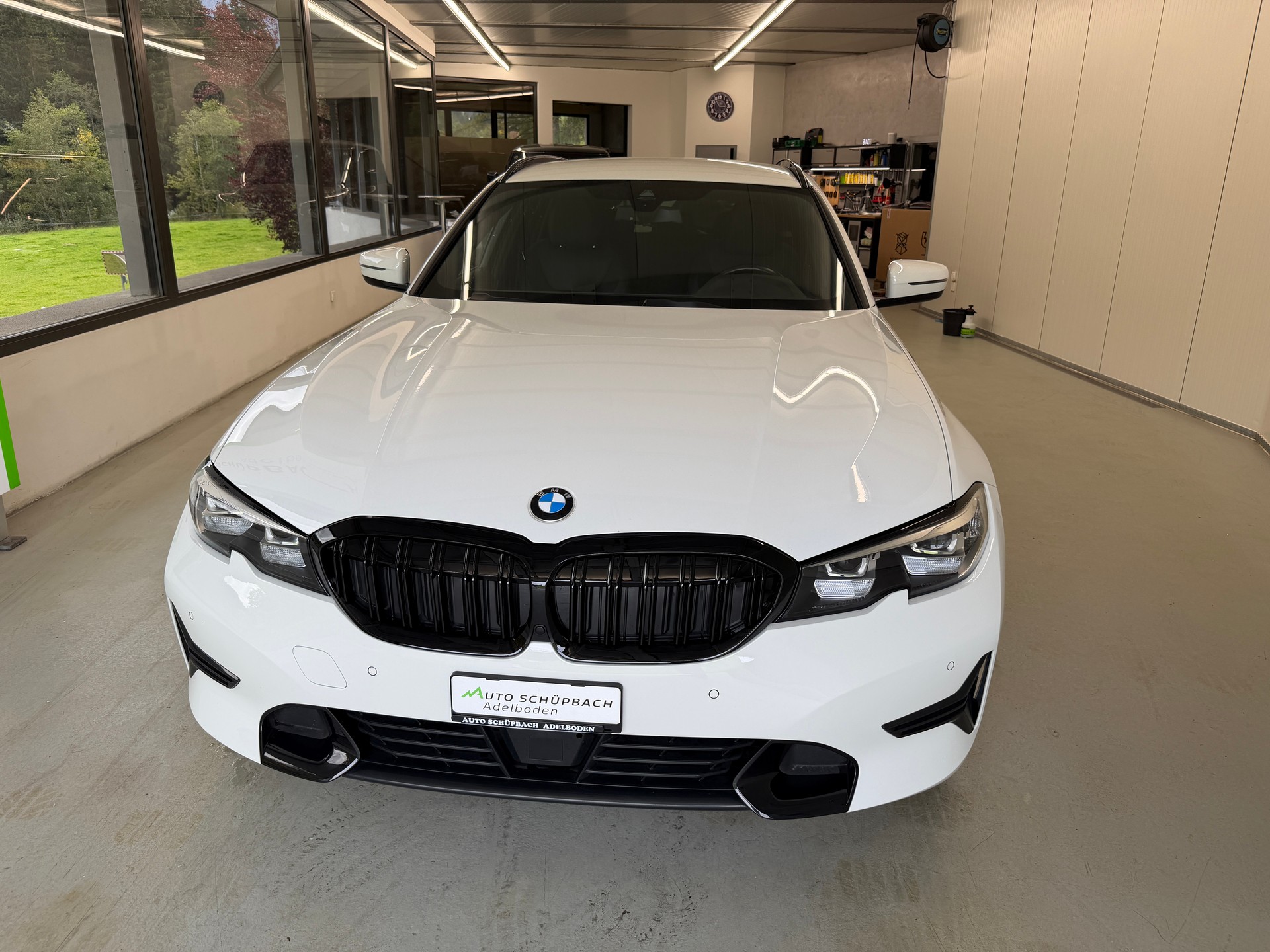 BMW 320d xDrive 48V Touring Sport Line Steptronic-image-8