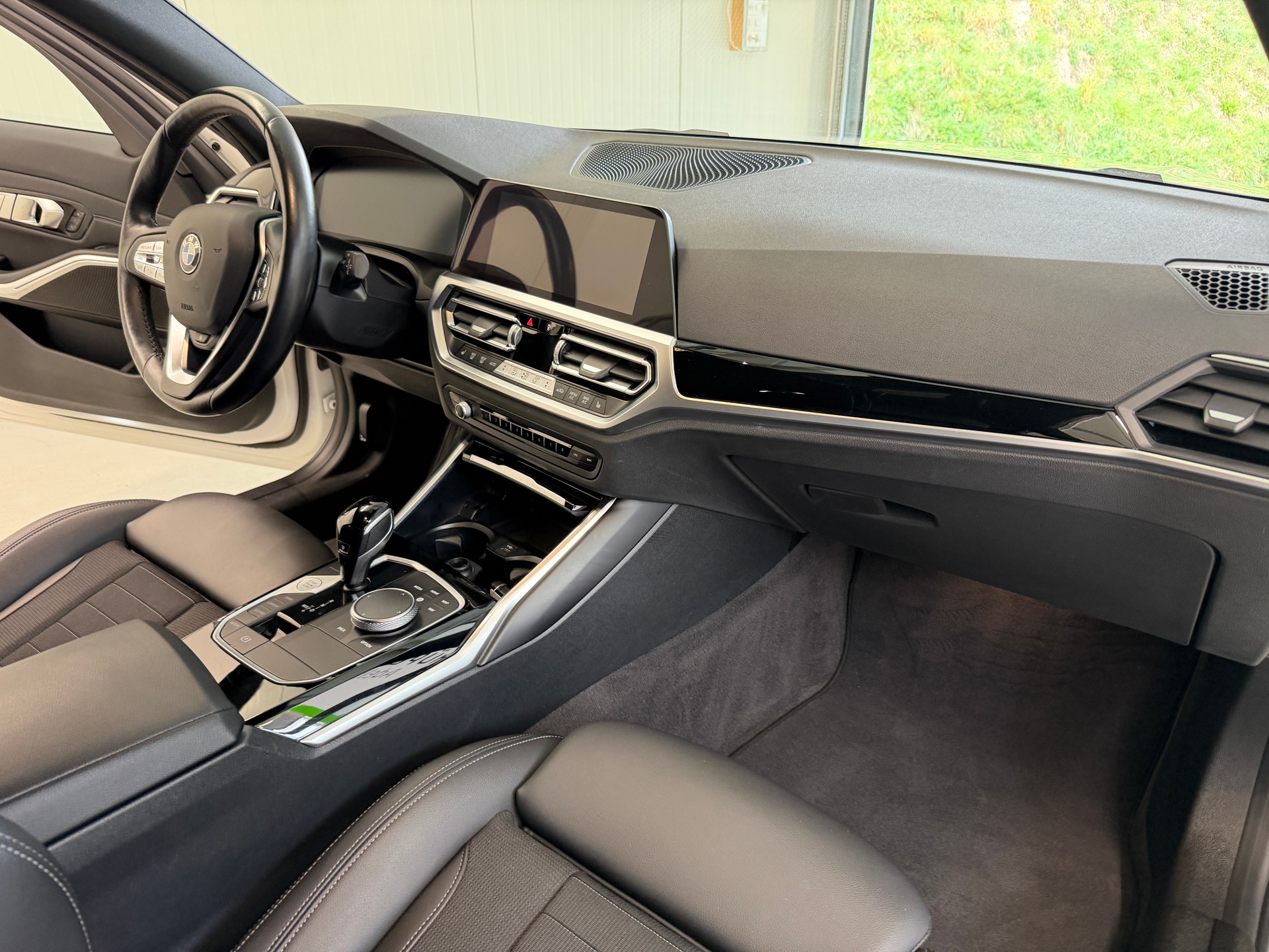 BMW 320d xDrive 48V Touring Sport Line Steptronic-image-17