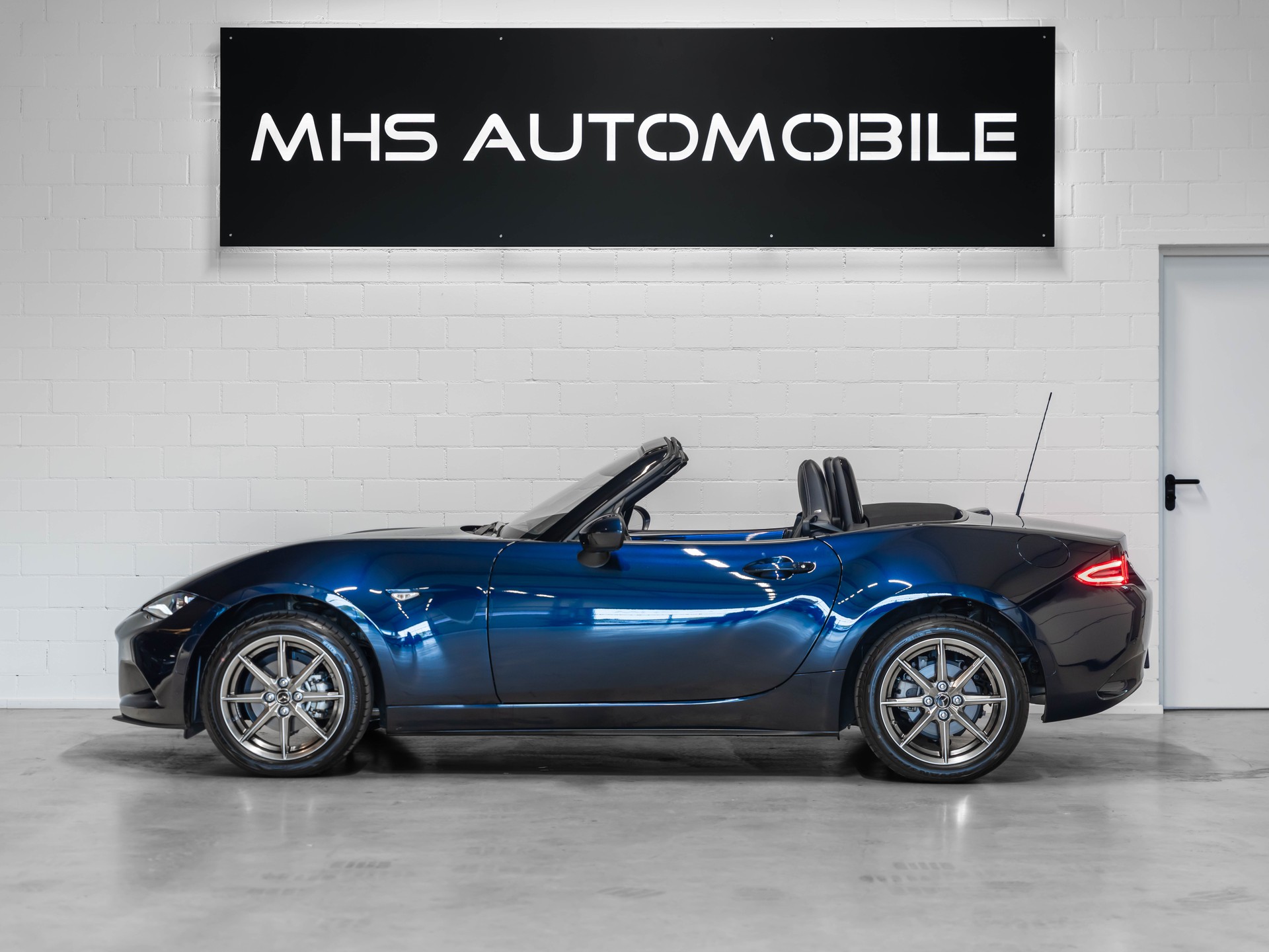 MAZDA MX-5 Skyactiv-G 132 Exclusive-line-showroom-element-3