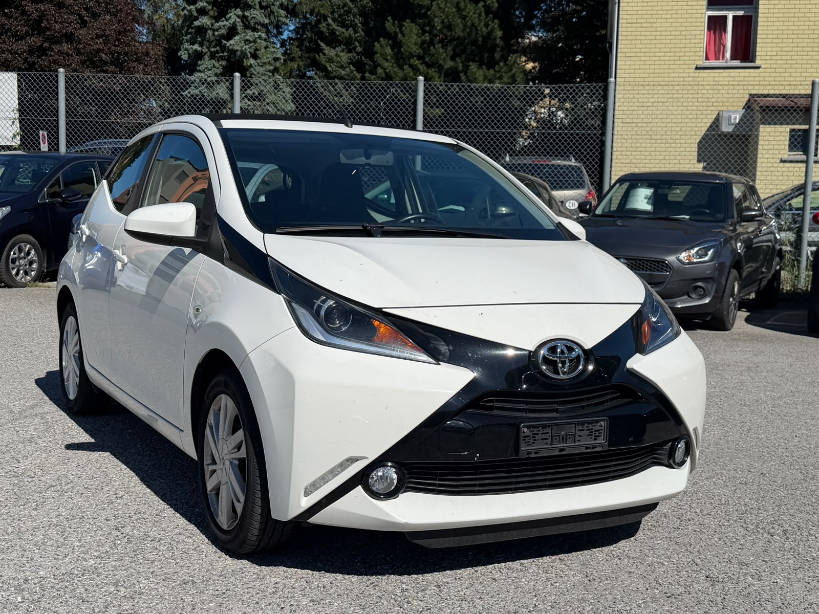 TOYOTA Aygo 1.0 VVT-i x-play-image-2