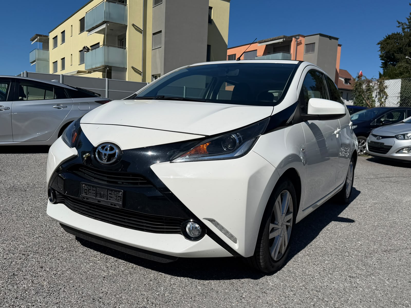 TOYOTA Aygo 1.0 VVT-i x-play-image-1