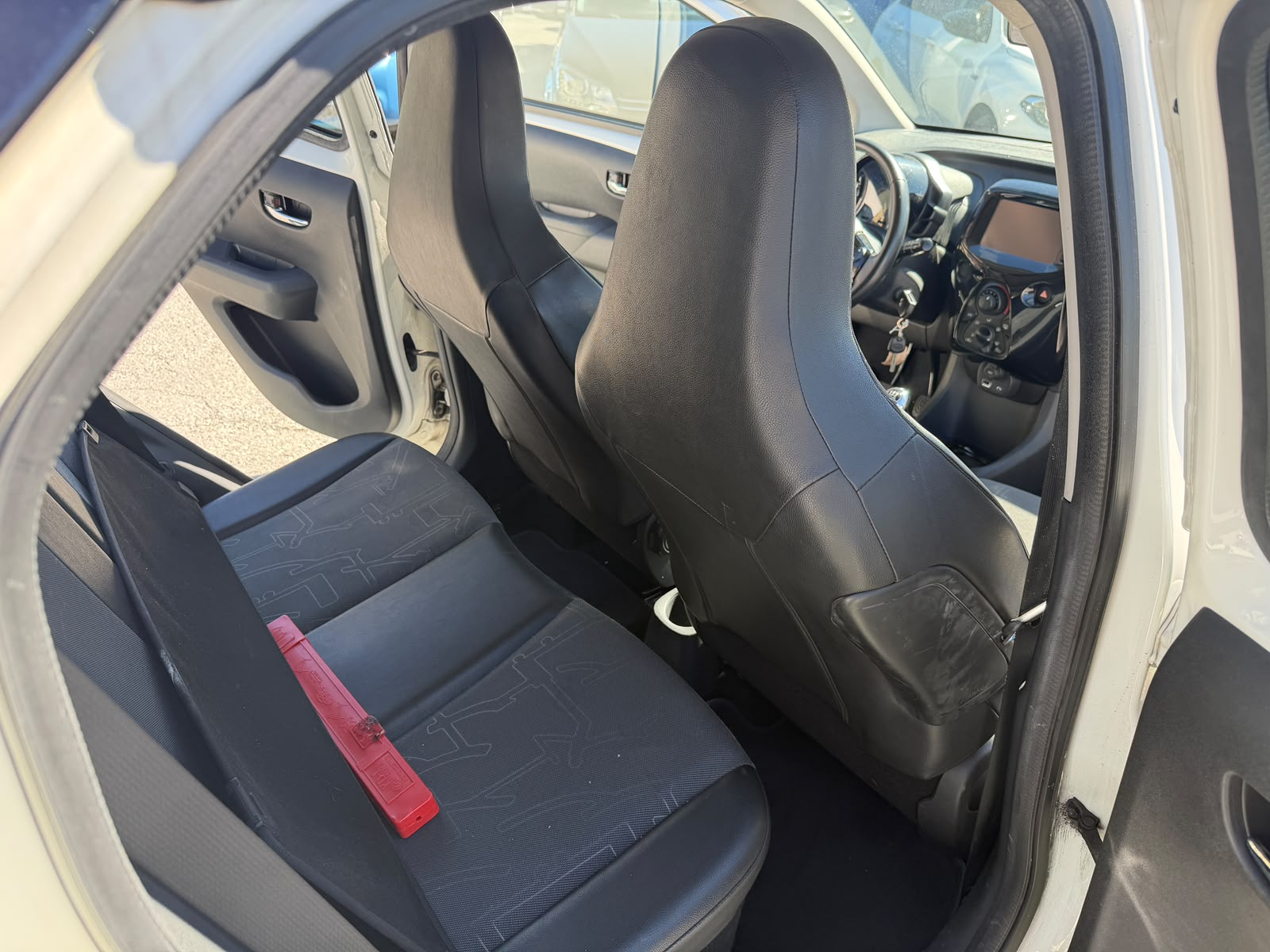 TOYOTA Aygo 1.0 VVT-i x-play-image-6