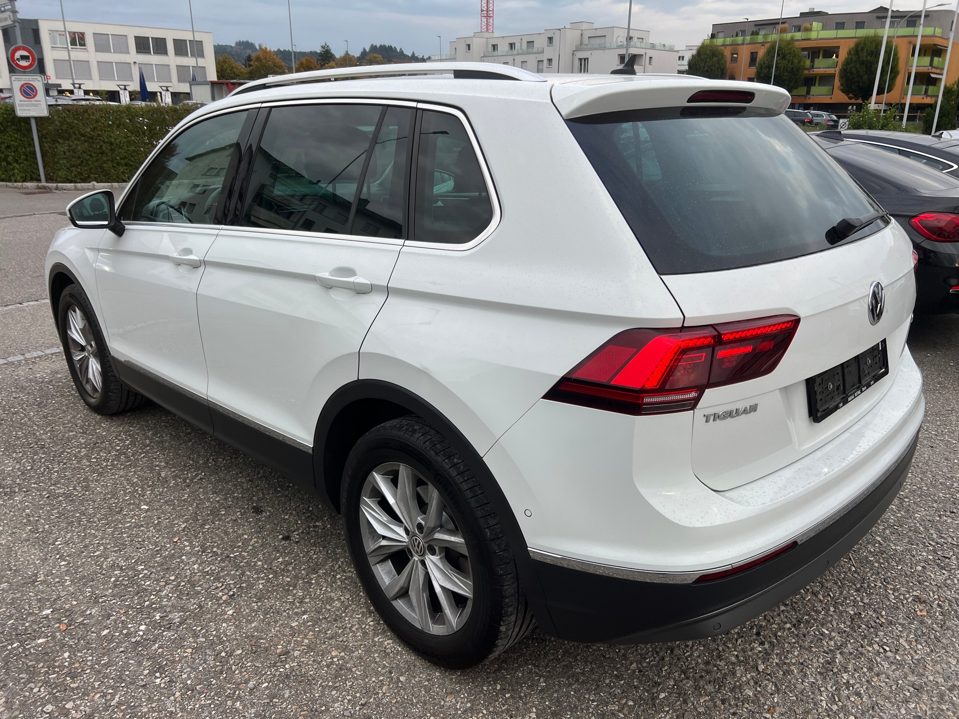 VW Tiguan 2.0TSI Comfortline 4Motion DSG-image-3