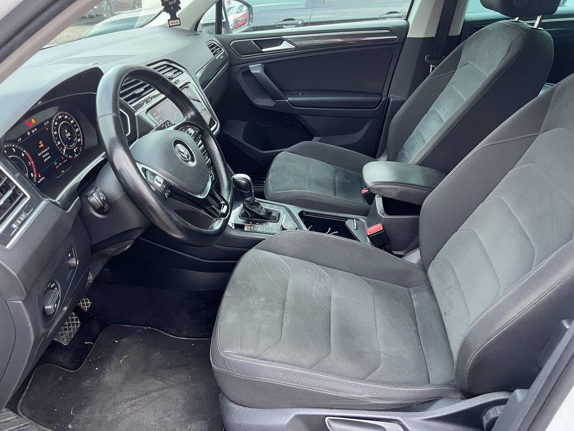 VW Tiguan 2.0TSI Comfortline 4Motion DSG-image-10