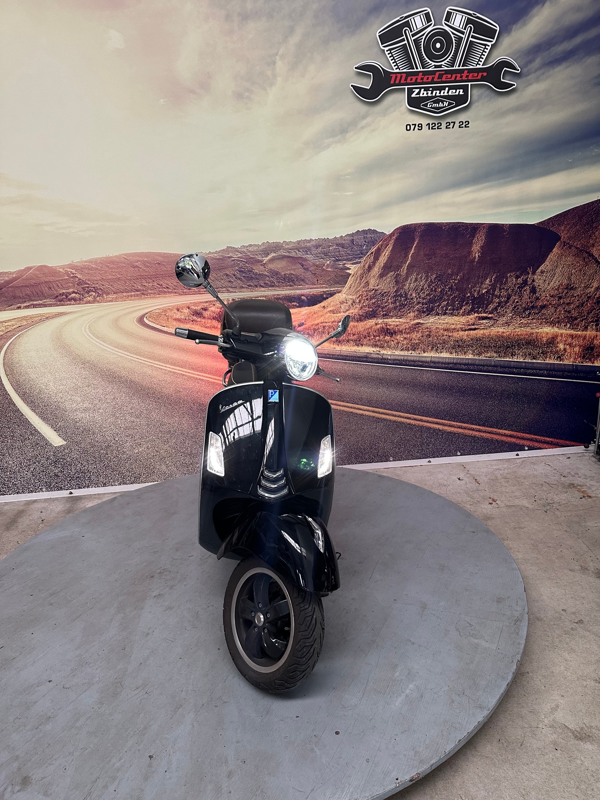 PIAGGIO Vespa GTS 300 Super Sport ABS-image-2