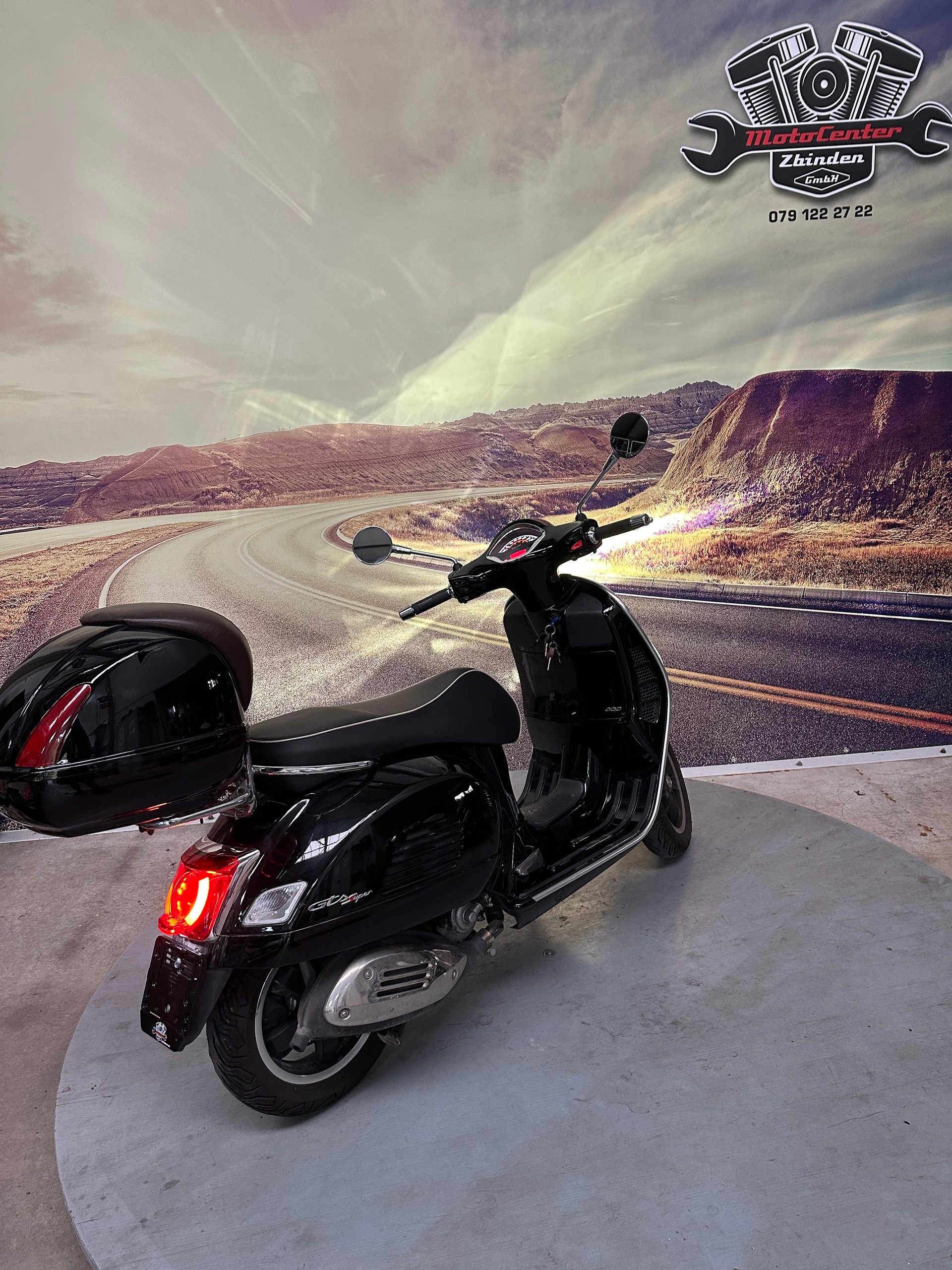 PIAGGIO Vespa GTS 300 Super Sport ABS-image-6