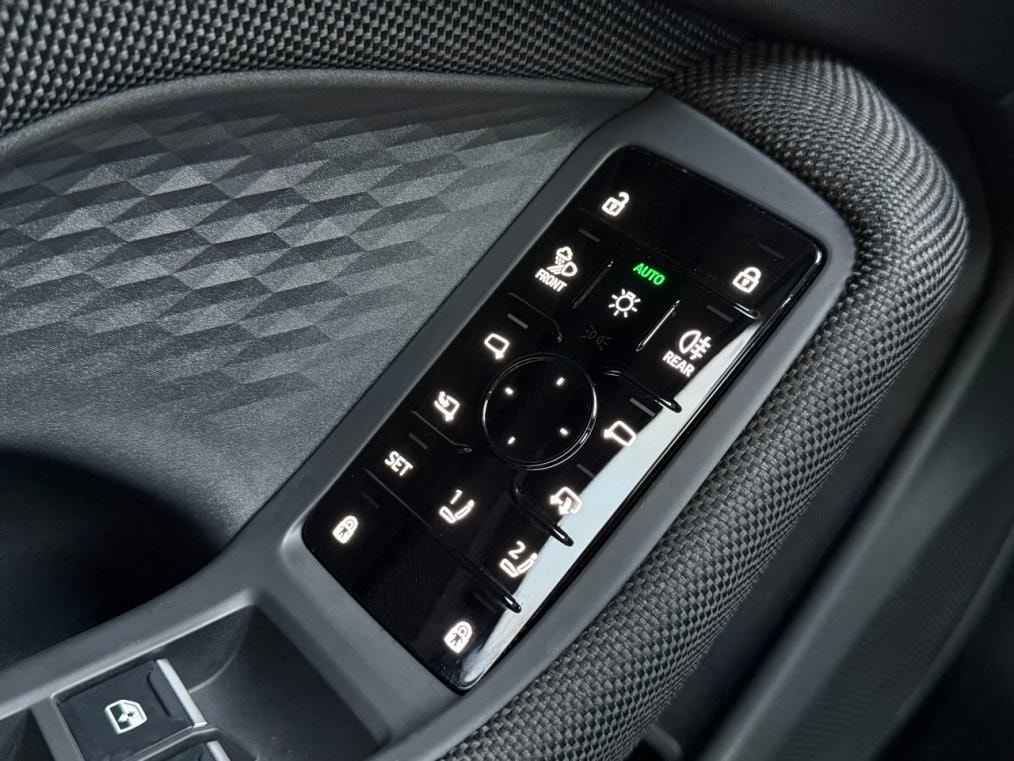 AUDI A6 Limousine TDi quattro-image-8