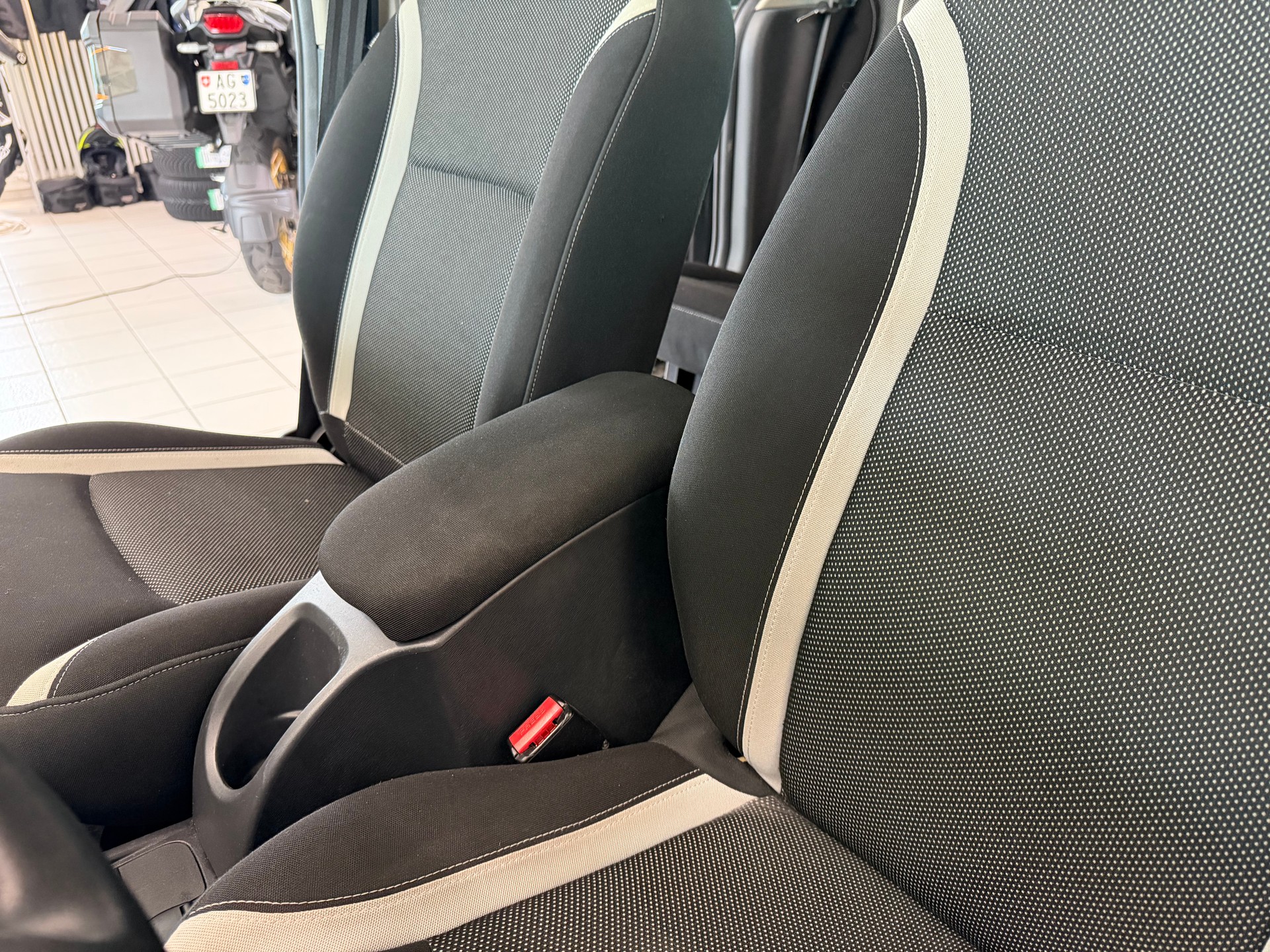 RENAULT Kangoo 1.2 16V Turbo Extrem-image-15
