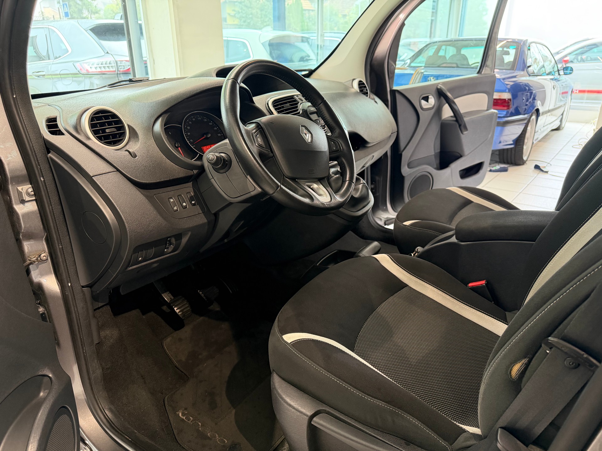 RENAULT Kangoo 1.2 16V Turbo Extrem-image-8