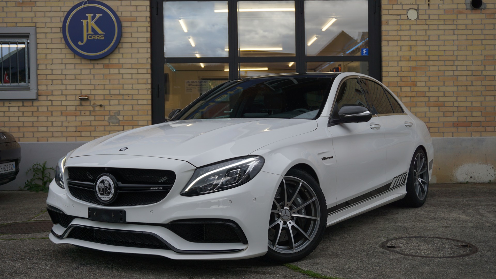 MERCEDES-BENZ C 63 AMG Speedshift-showroom-element-1