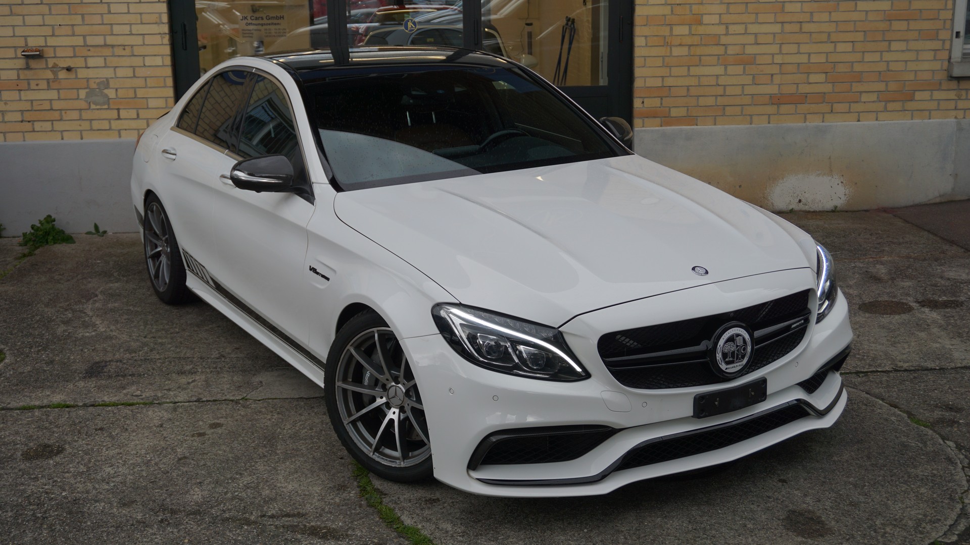 MERCEDES-BENZ C 63 AMG Speedshift-showroom-element-2