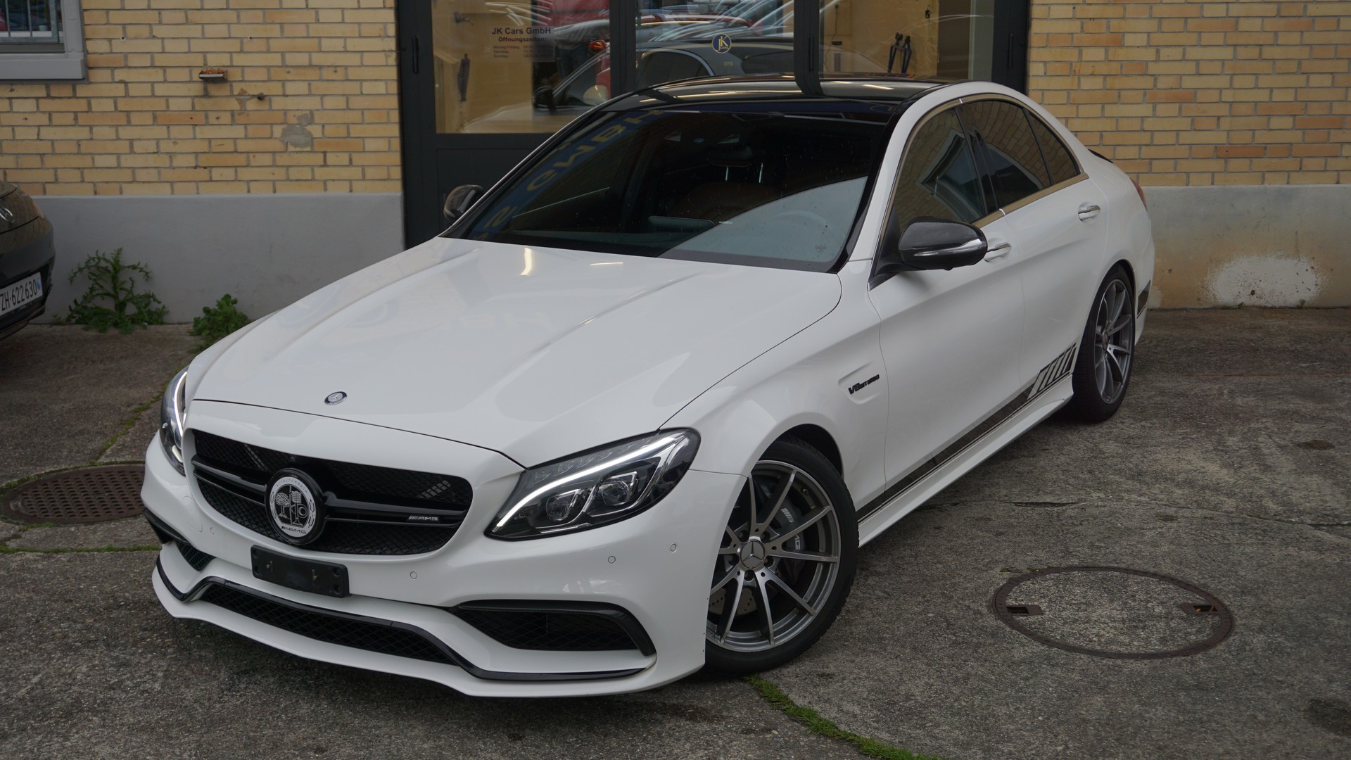 MERCEDES-BENZ C 63 AMG Speedshift-showroom-element-3
