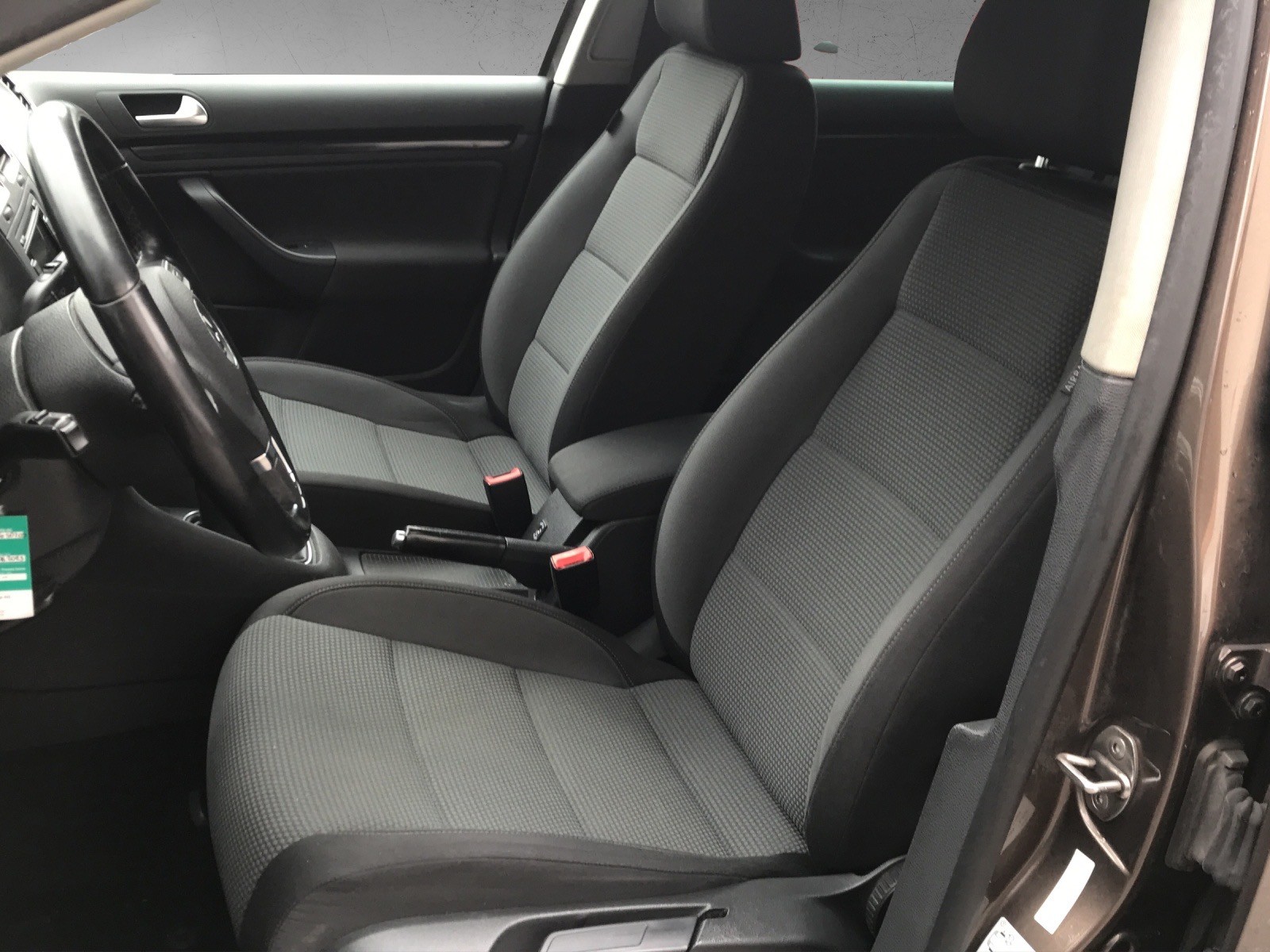 VW Golf Variant 1.6 TDI Comfortline 4Motion-image-11