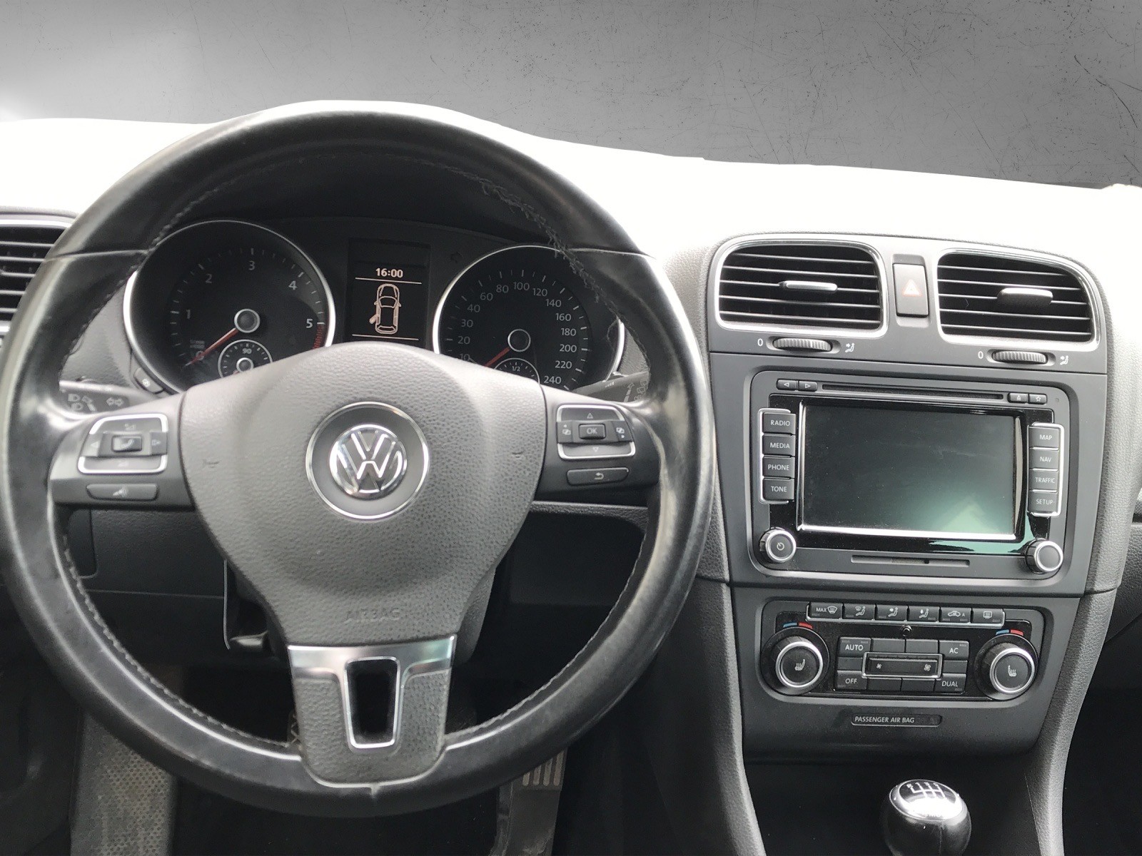 VW Golf Variant 1.6 TDI Comfortline 4Motion-image-7