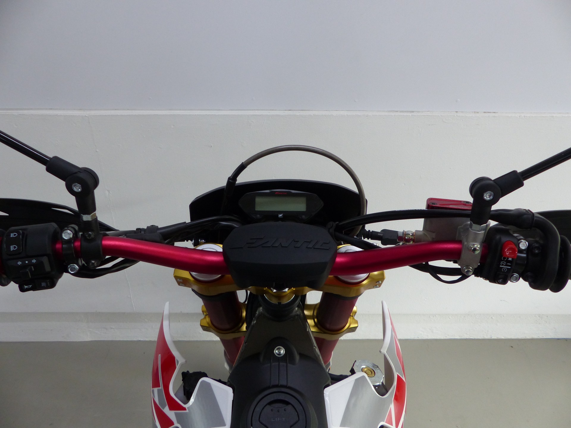 FANTIC XMF125 Competition ABS MY26-image-9