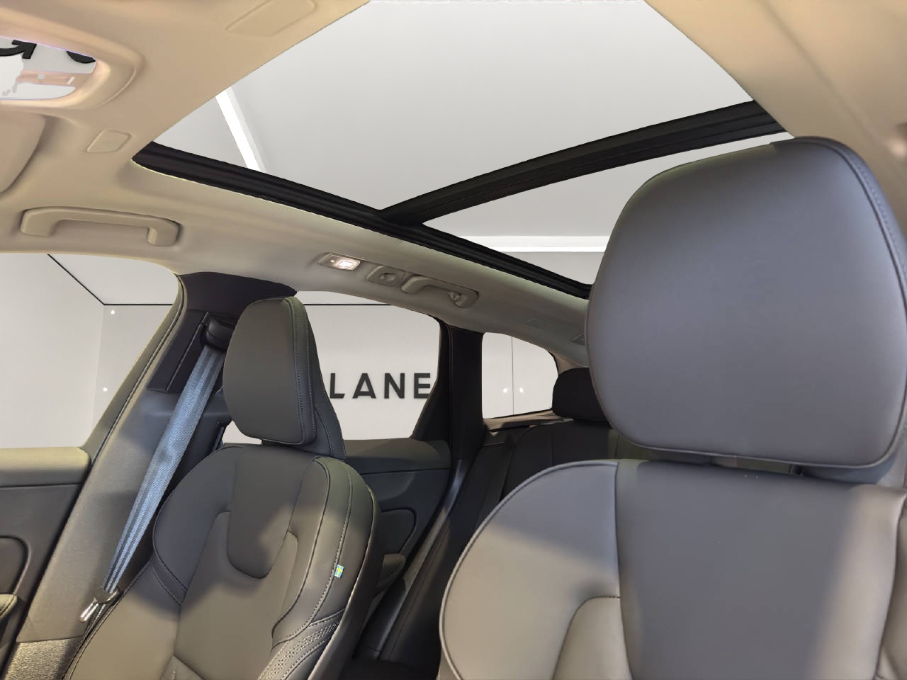 VOLVO XC60 2.0 T8 TE Ultra Bright eAWD-image-13