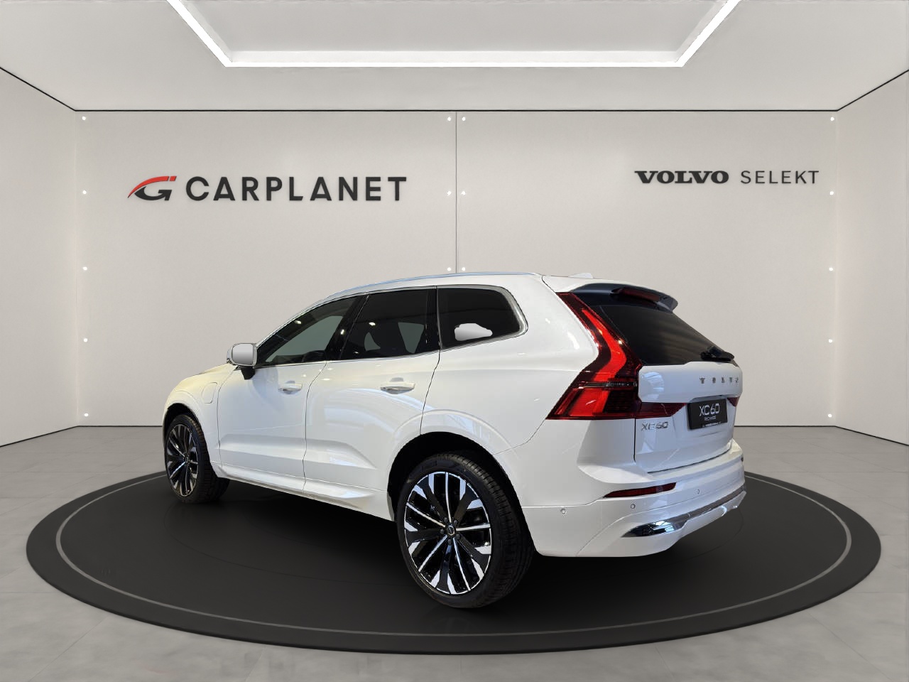 VOLVO XC60 2.0 T8 TE Ultra Bright eAWD-showroom-element-2