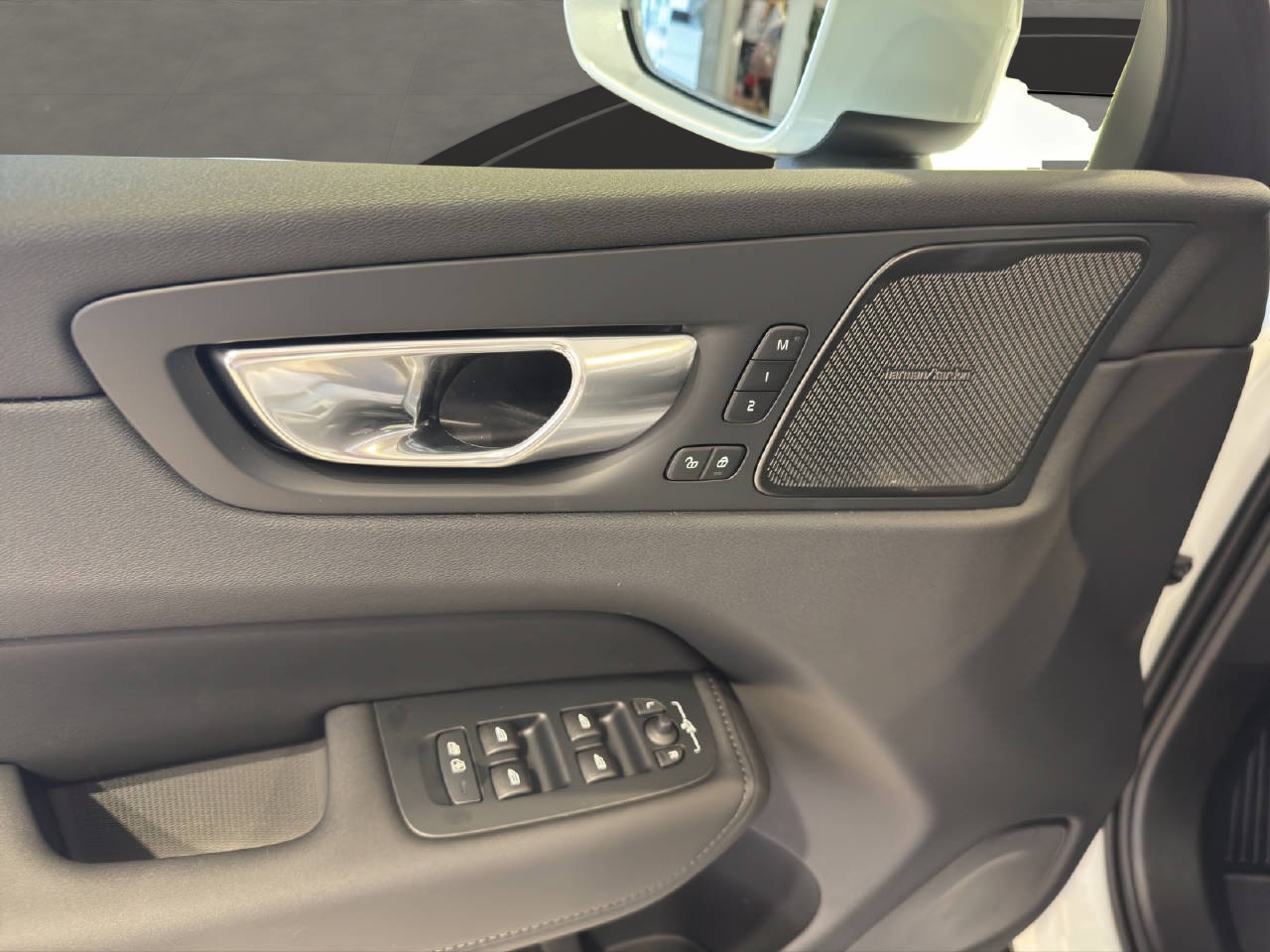 VOLVO XC60 2.0 T8 TE Ultra Bright eAWD-image-14