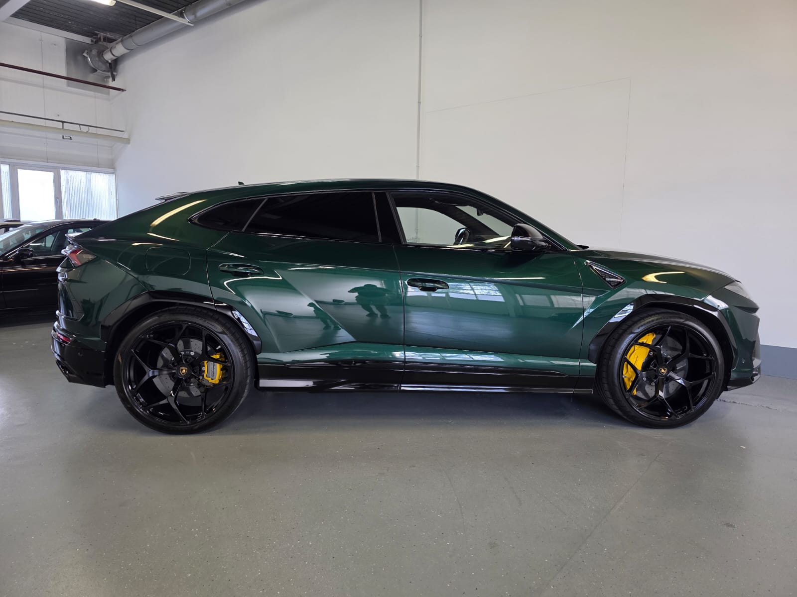 LAMBORGHINI Urus E-Gear Pearl Capsule MY22-image-7