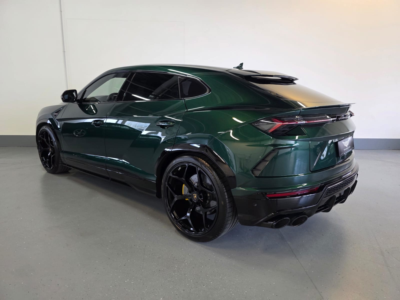 LAMBORGHINI Urus E-Gear Pearl Capsule MY22-image-14