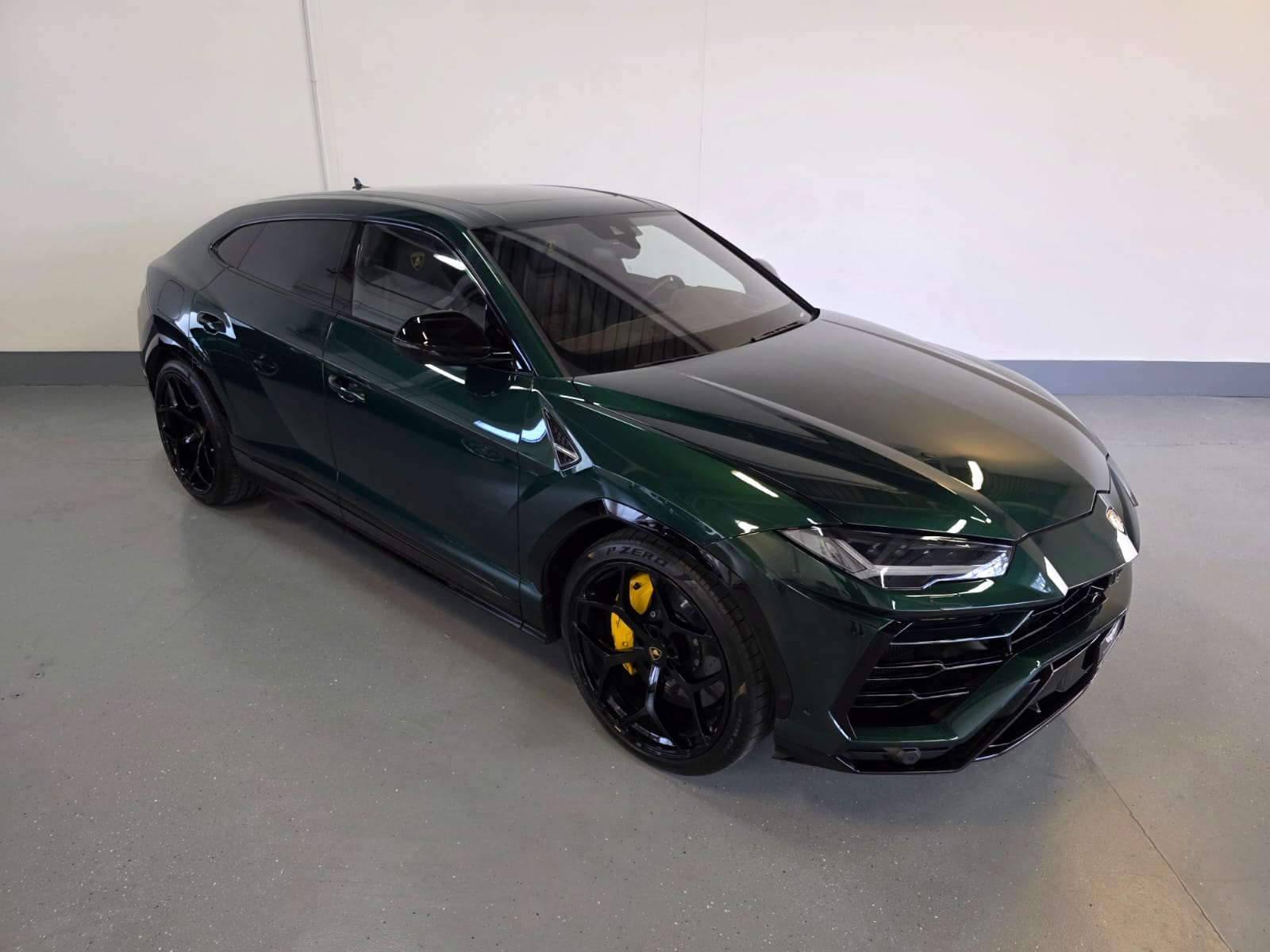 LAMBORGHINI Urus E-Gear Pearl Capsule MY22