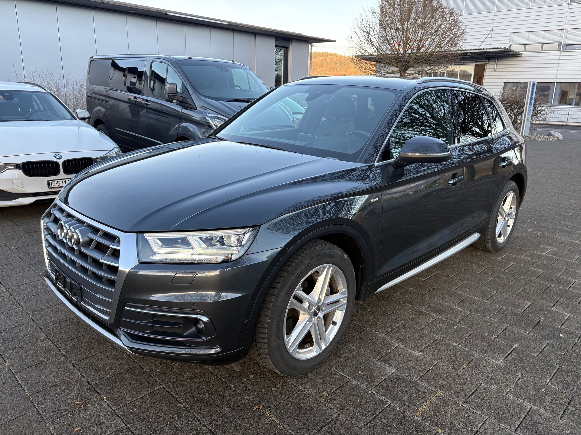 AUDI Q5 40 TDI sport quattro S-tronic-showroom-element-1