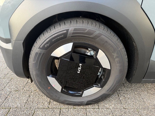 KIA PV5 Passenger 71.2 kWh Plus-image-12