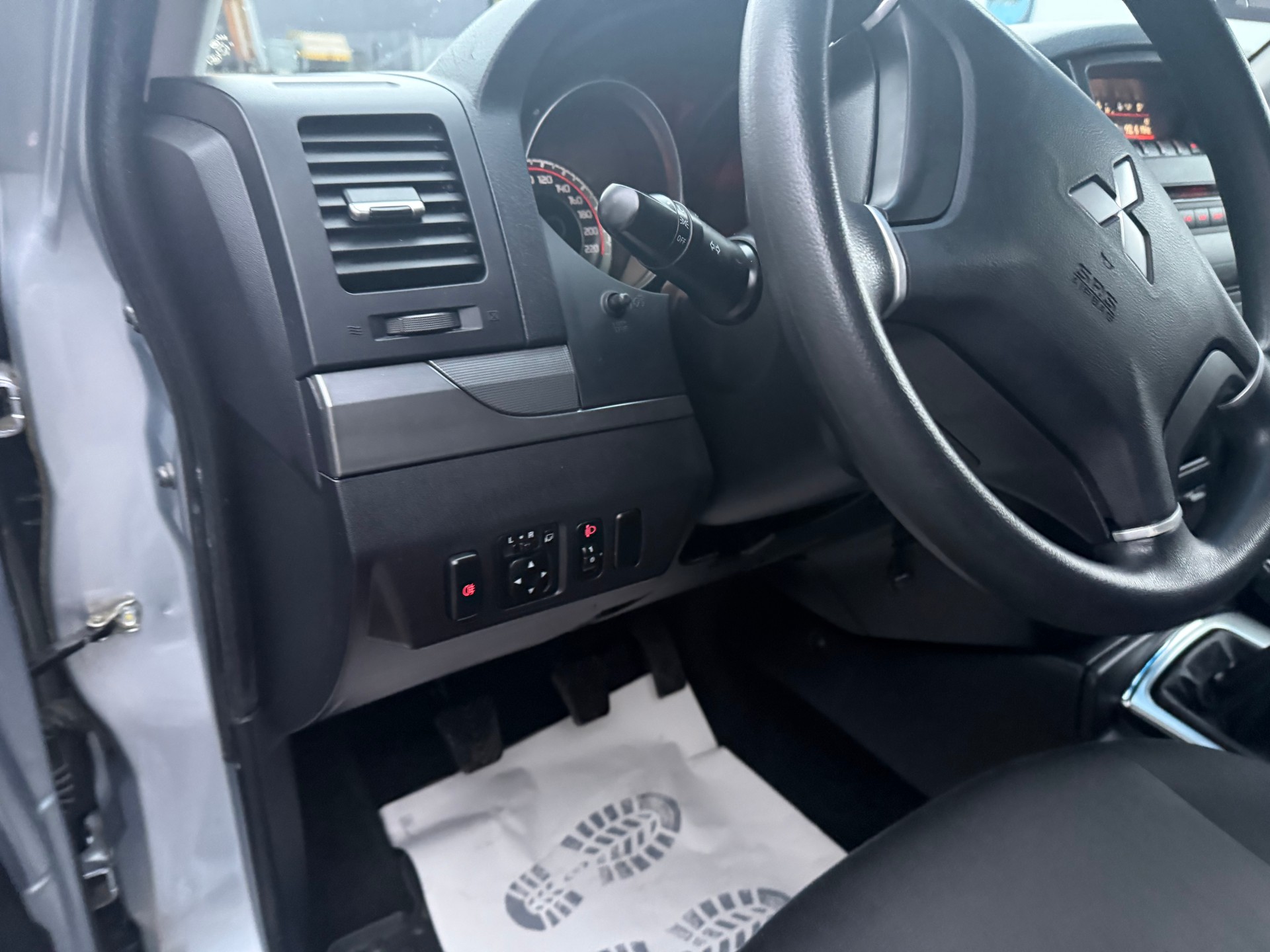 MITSUBISHI Pajero 3.2 DI-D Super Jubilé-image-14