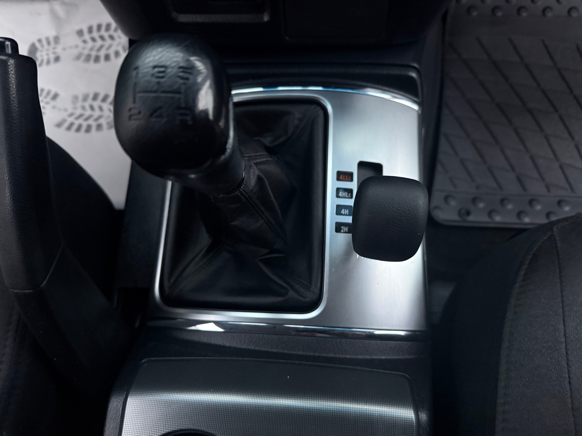 MITSUBISHI Pajero 3.2 DI-D Super Jubilé-image-19