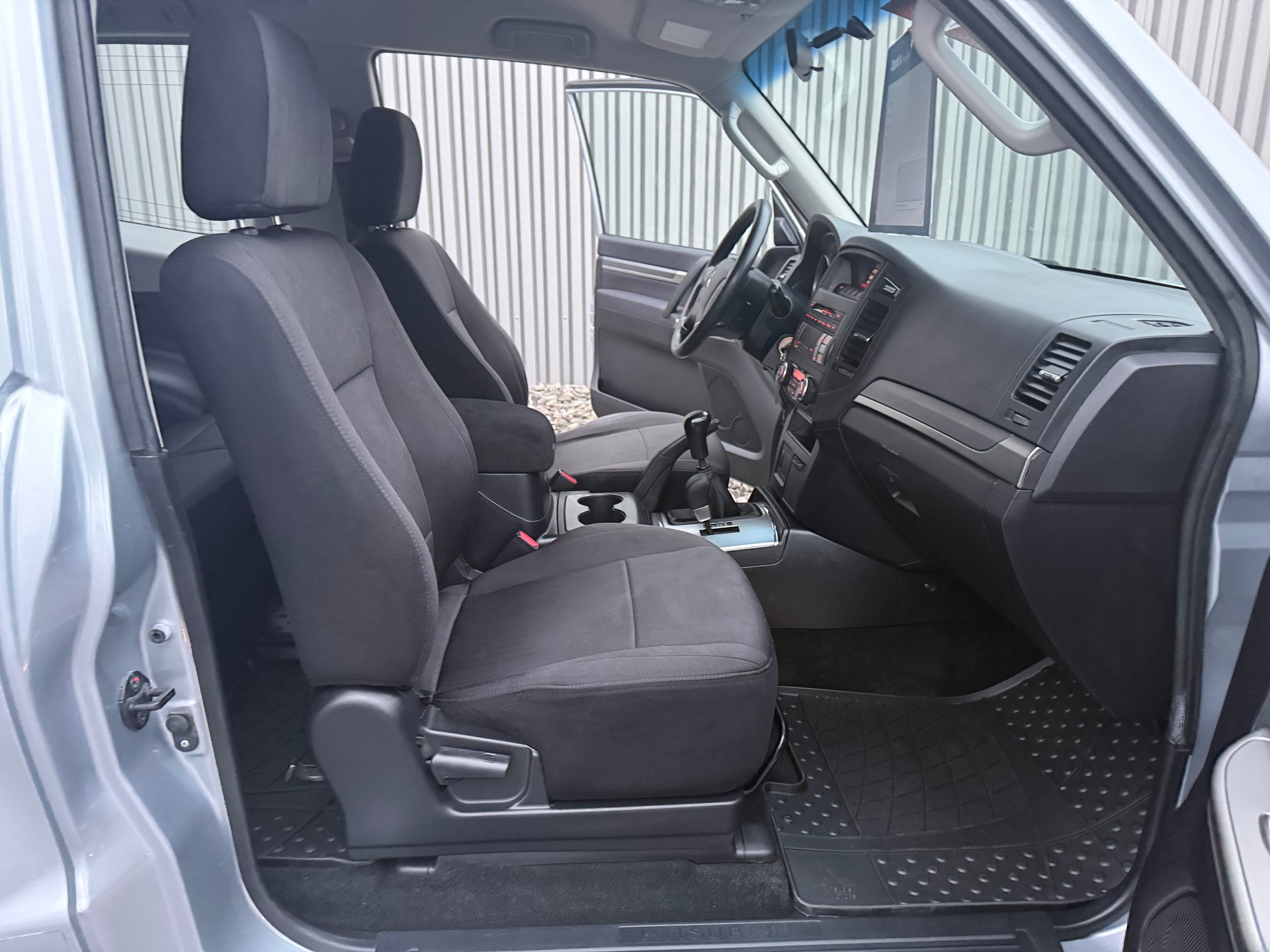 MITSUBISHI Pajero 3.2 DI-D Super Jubilé-image-16